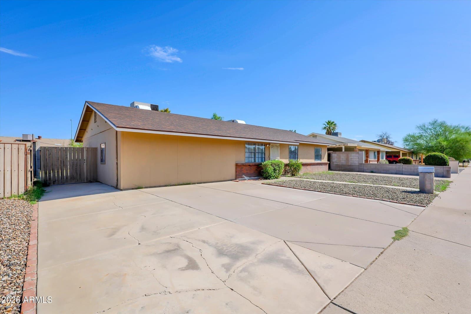 1056 W HACKAMORE Street, Mesa, AZ 85201 — photo 2 of 29