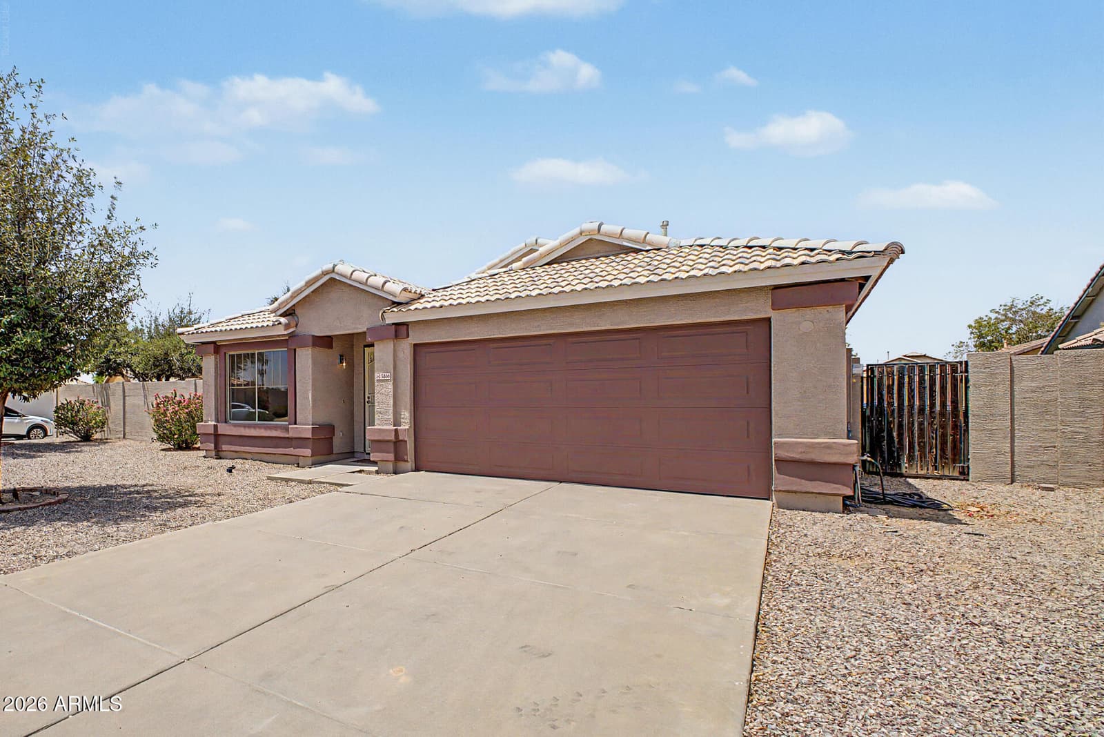 3866 S JOSHUA TREE Lane, Gilbert, AZ 85297 — photo 4 of 46