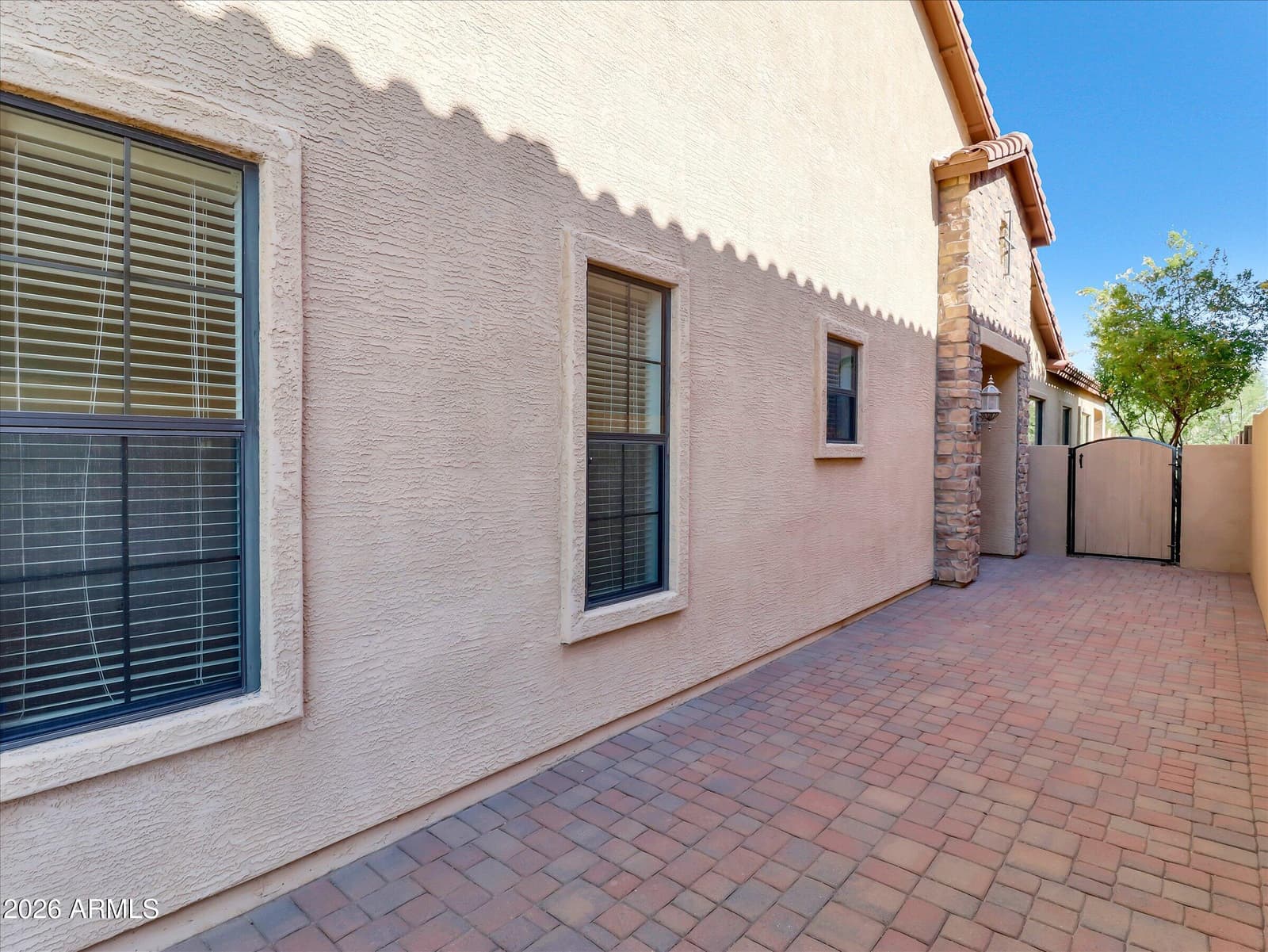 8532 E INCA Street, Mesa, AZ 85207 — photo 6 of 44