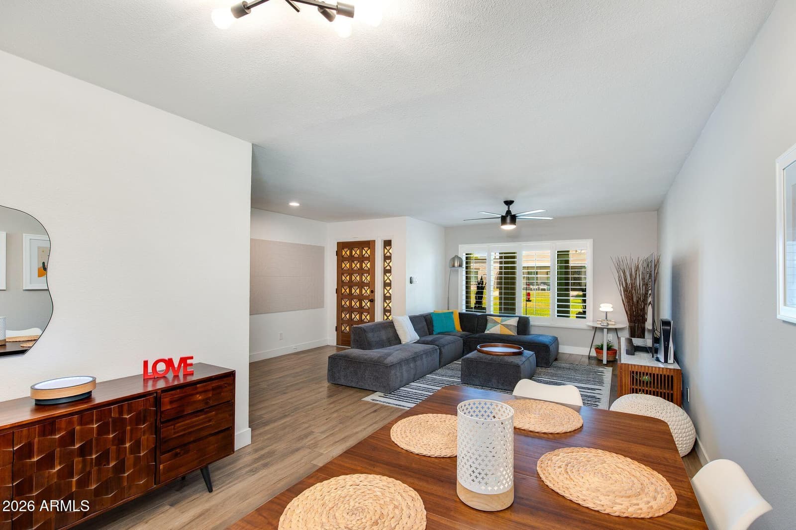 8323 E KEIM Drive, Scottsdale, AZ 85250 — photo 9 of 38