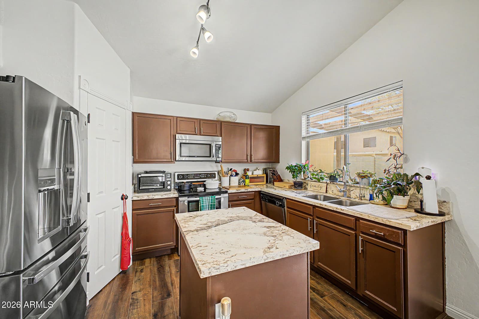 9252 W CAROL Avenue, Peoria, AZ 85345 — photo 14 of 33