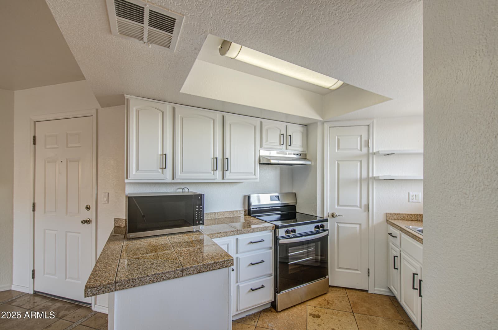 2228 N 52ND Street 241, Phoenix, AZ 85008 — photo 5 of 16