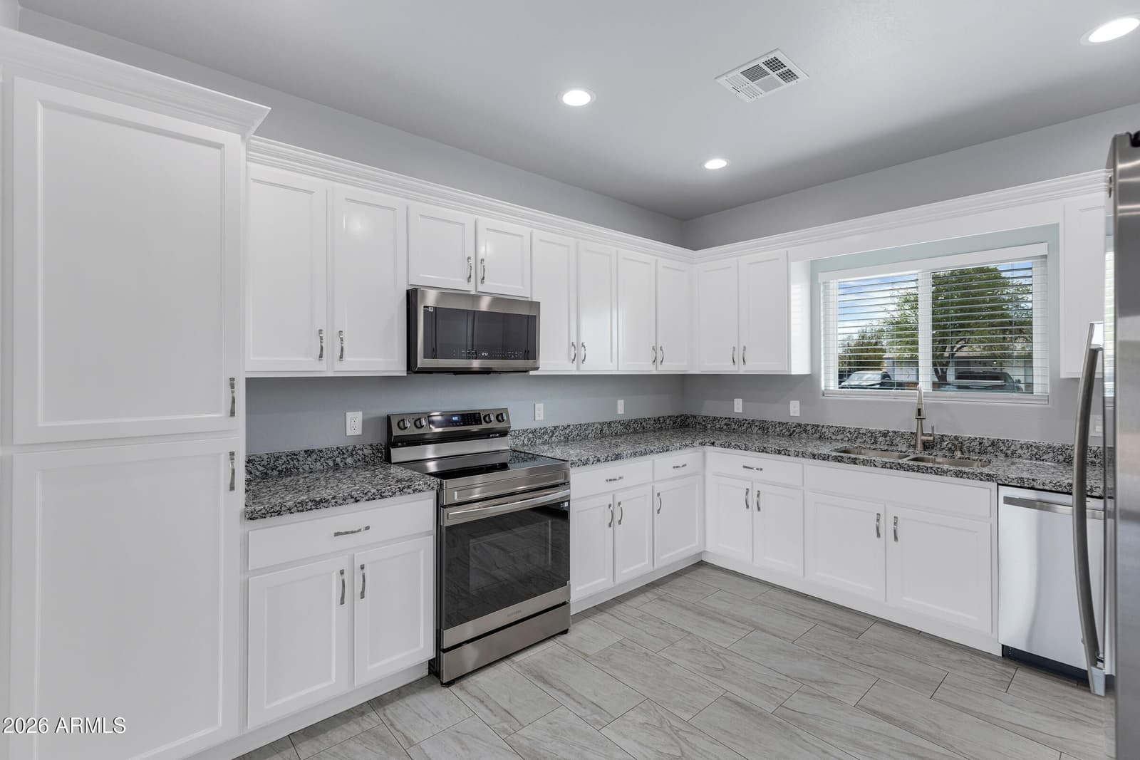 11510 E VINE Avenue, Mesa, AZ 85208 — photo 4 of 27