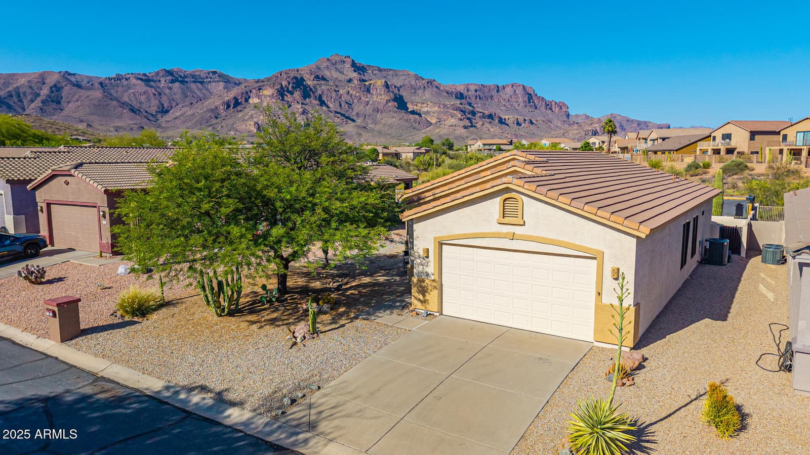 4297 S PONY RIDER Trail, Gold Canyon, AZ 85118 — photo 5 of 59