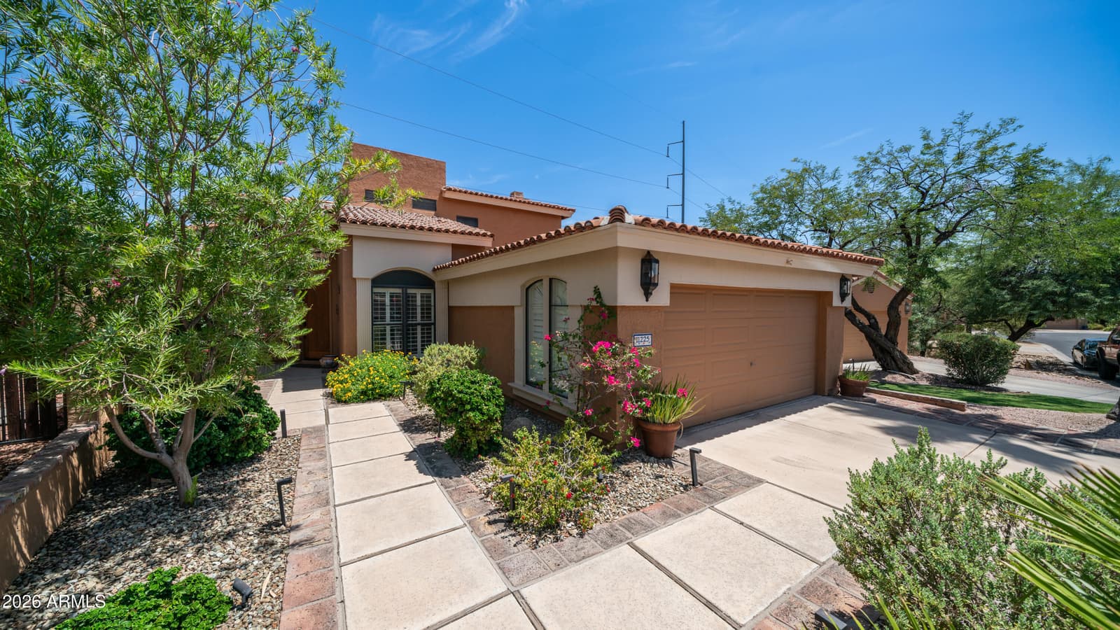 11225 N 11TH Place, Phoenix, AZ 85020 — photo 1 of 48