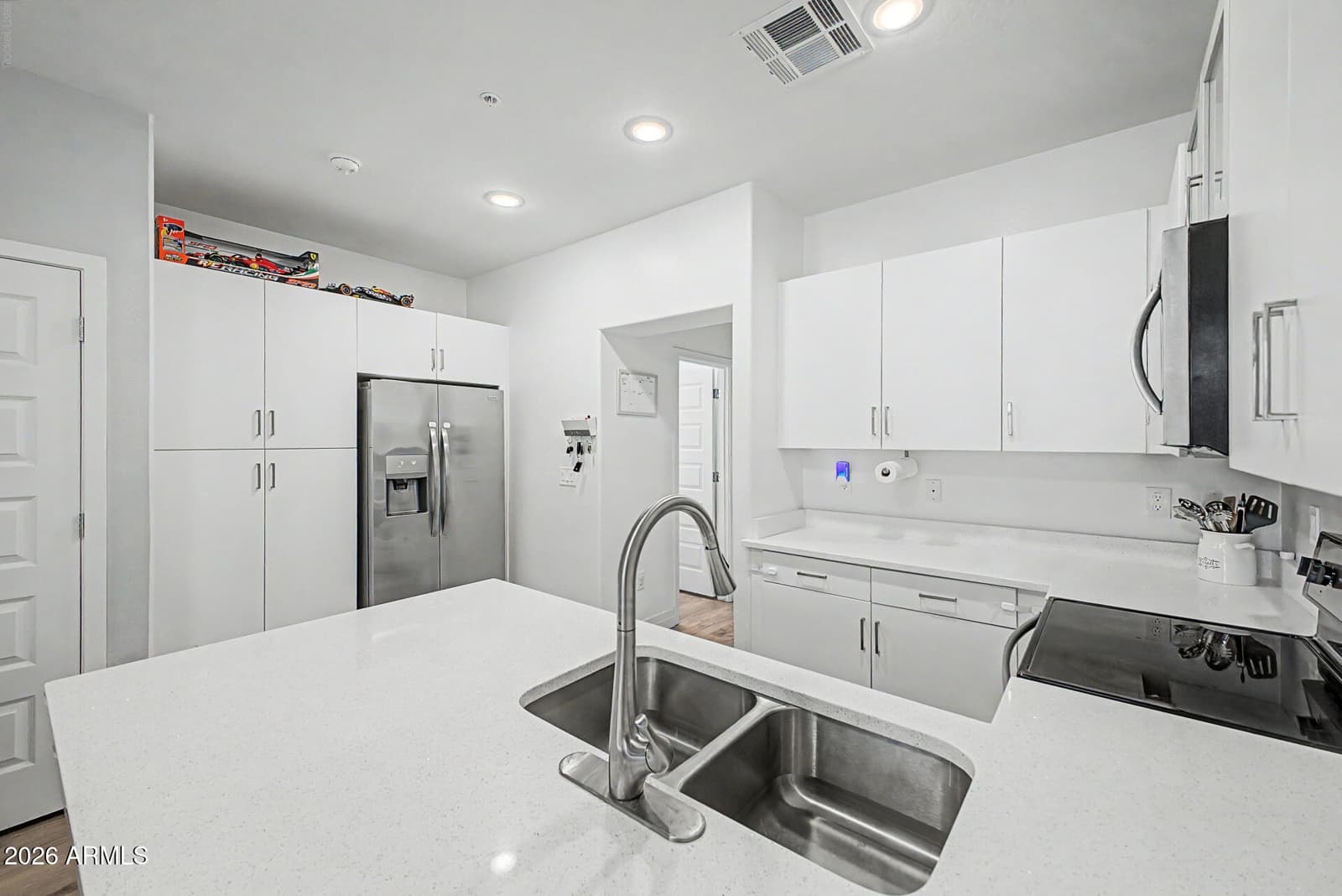 2344 E HIDALGO Avenue, Phoenix, AZ 85040 — photo 10 of 31