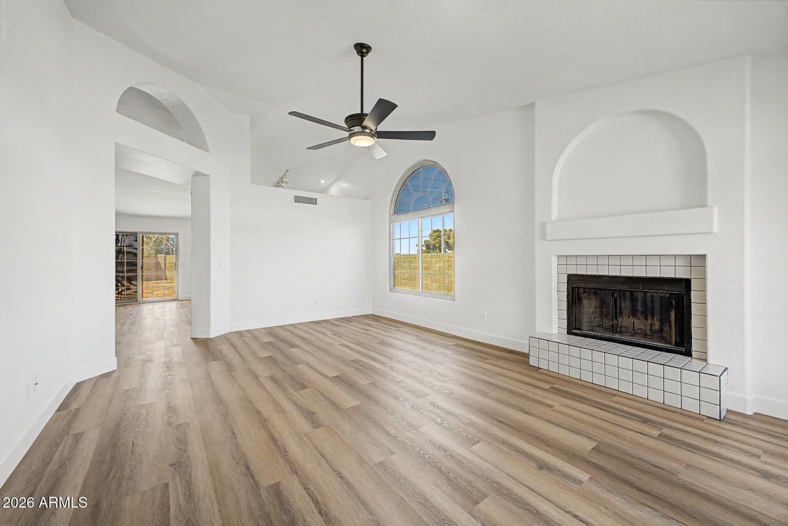 3701 E RENEE Drive, Phoenix, AZ 85050 — photo 4 of 28