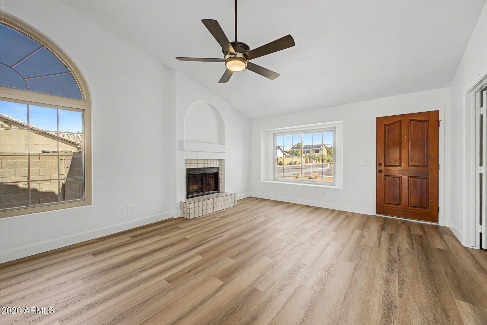3701 E RENEE Drive, Phoenix, AZ 85050 — photo 3 of 28