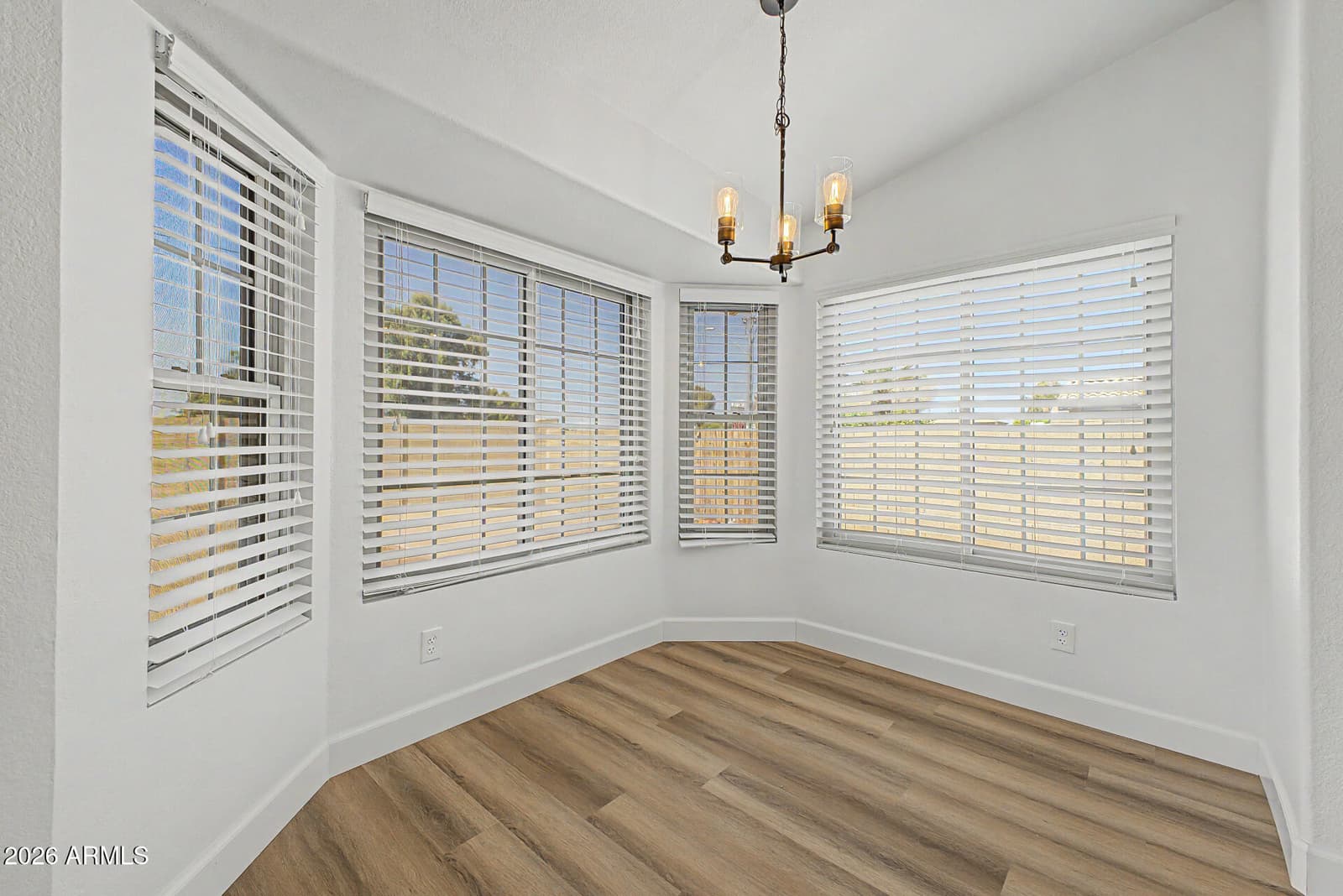 3701 E RENEE Drive, Phoenix, AZ 85050 — photo 8 of 28