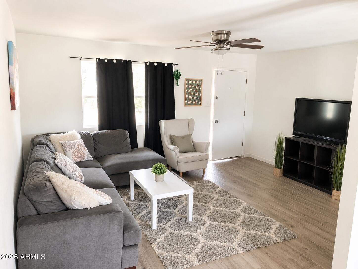 15 E ALAMEDA Drive, Tempe, AZ 85282 — photo 4 of 5