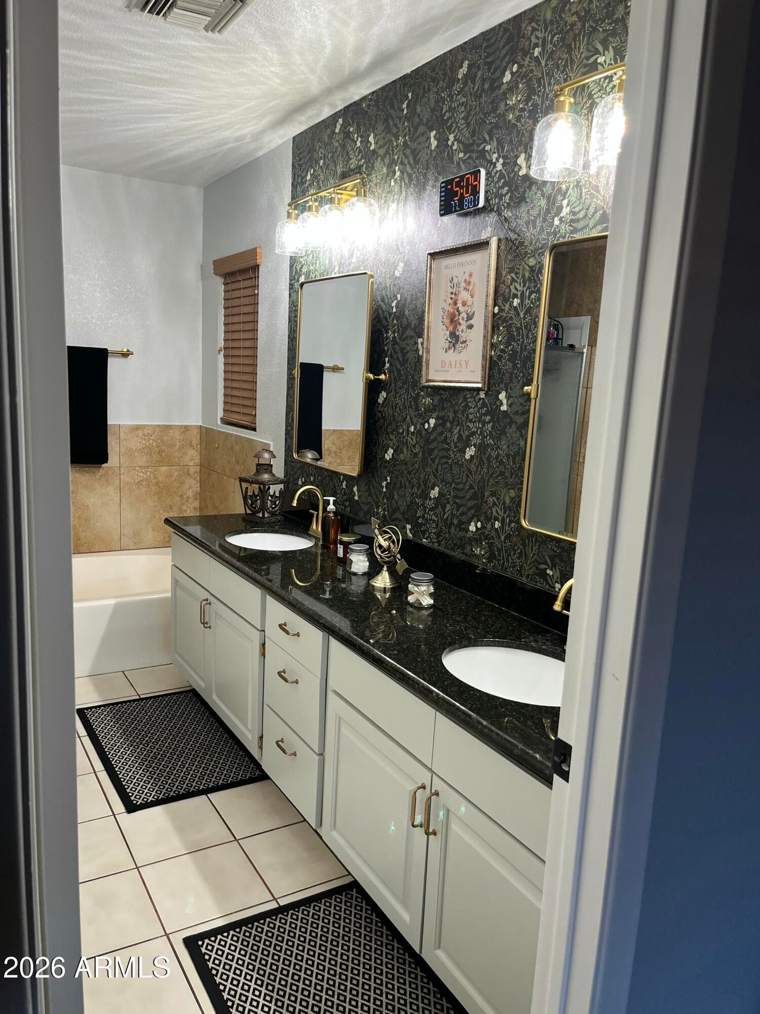 10802 W MORTEN Avenue, Glendale, AZ 85307 — photo 9 of 18