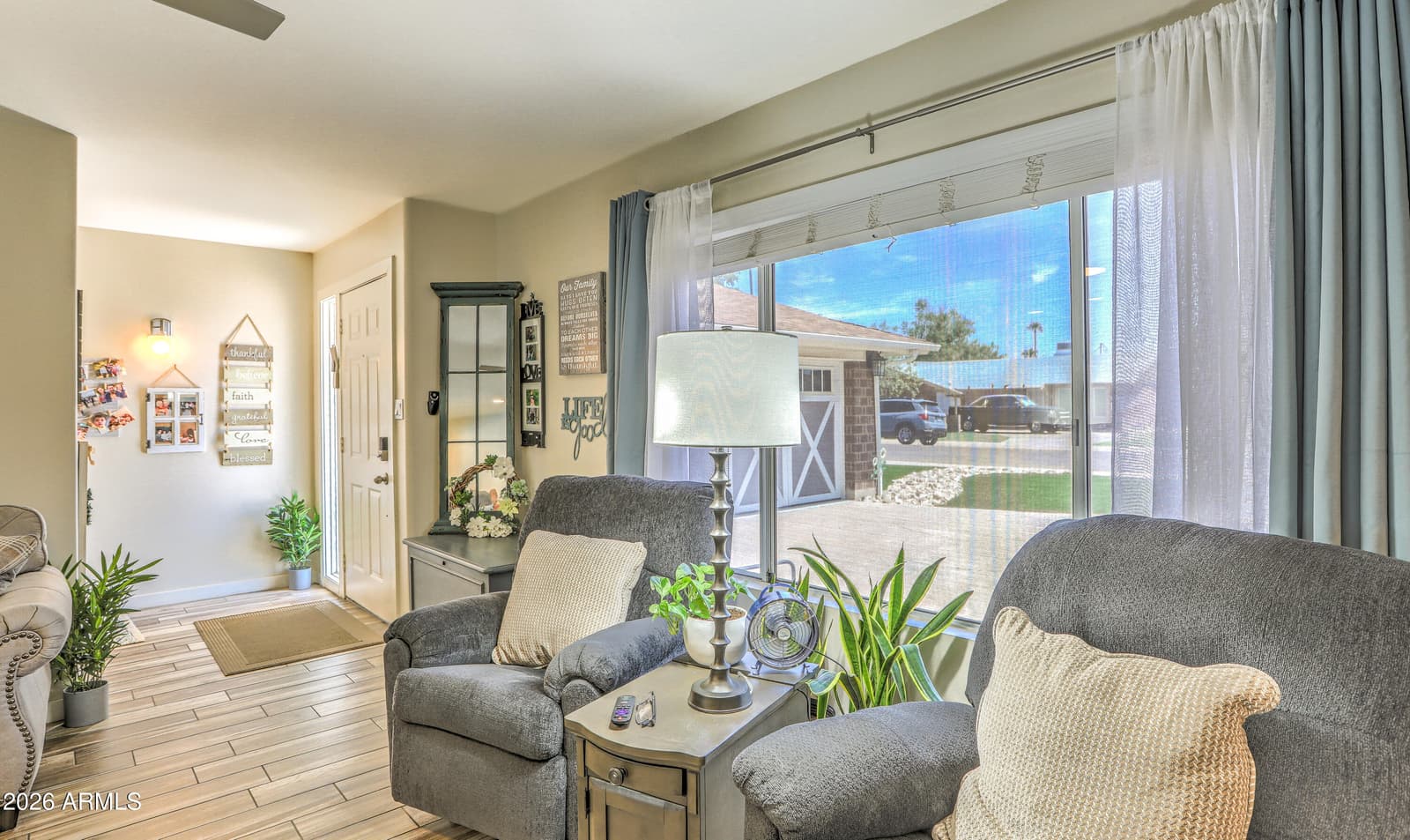 8720 E SAN MIGUEL Avenue, Scottsdale, AZ 85250 — photo 4 of 30