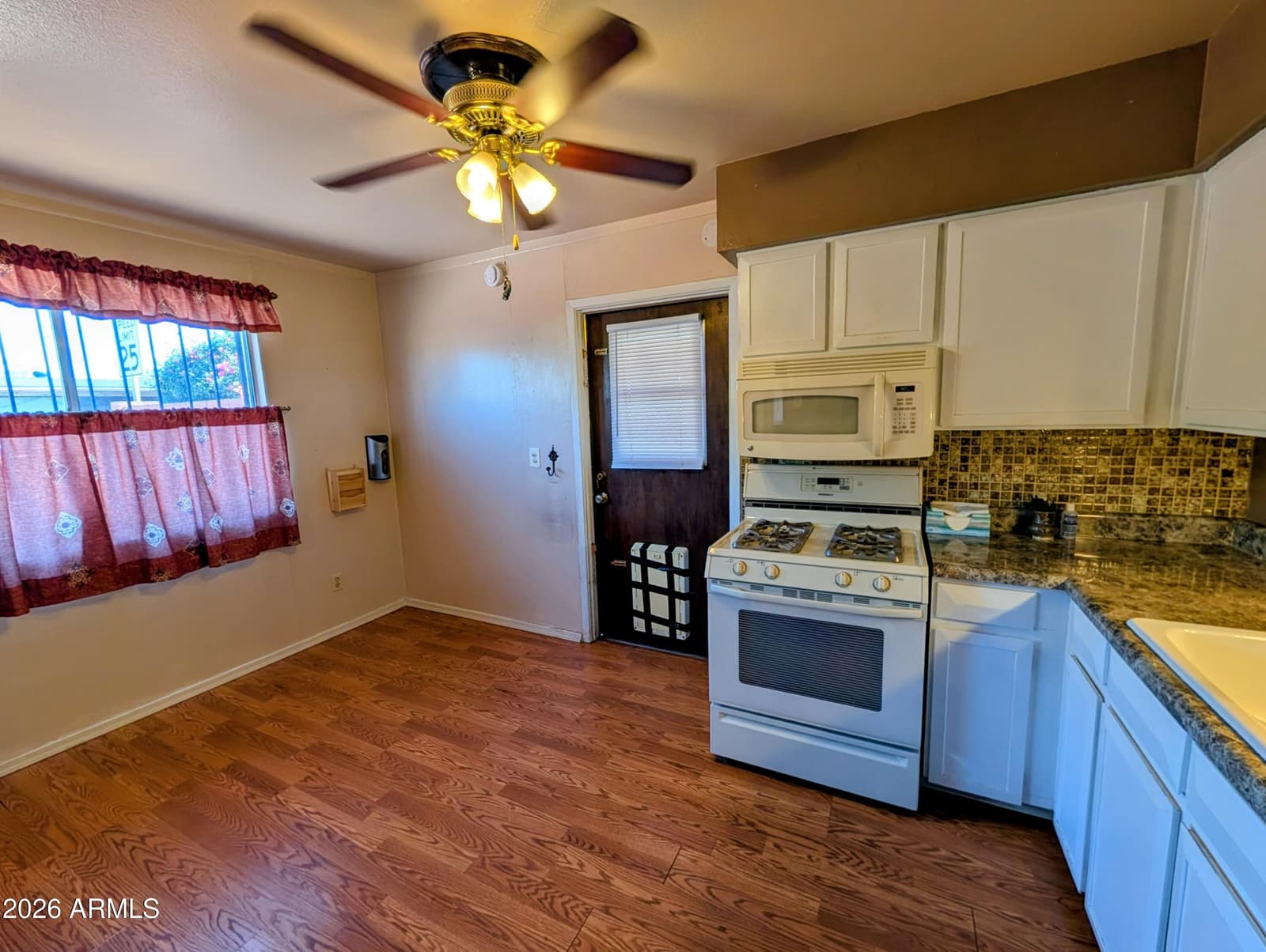 4213 N 73RD Lane, Phoenix, AZ 85033 — photo 9 of 26