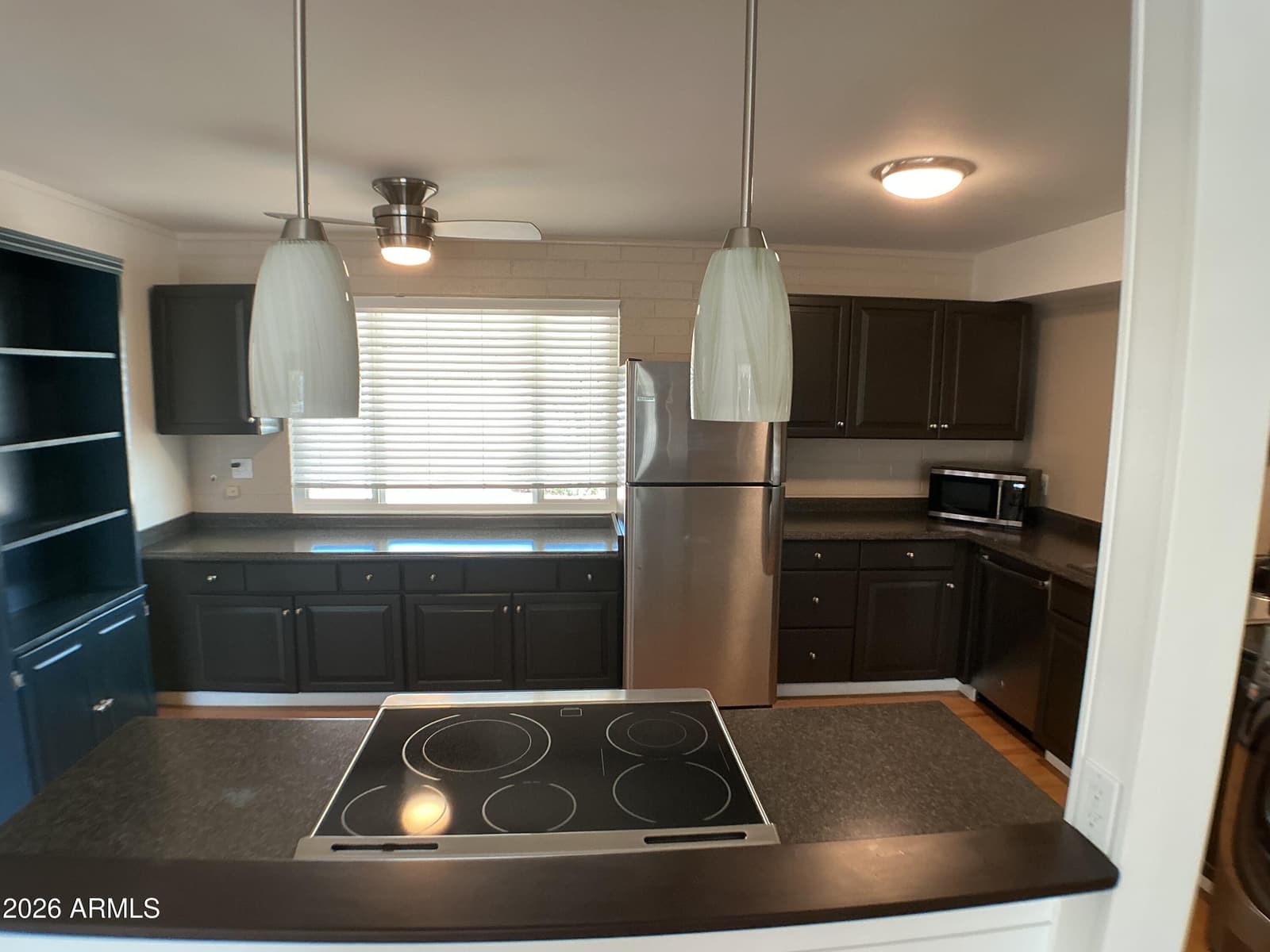 10846 W OAKMONT Drive, Sun City, AZ 85351 — photo 5 of 32
