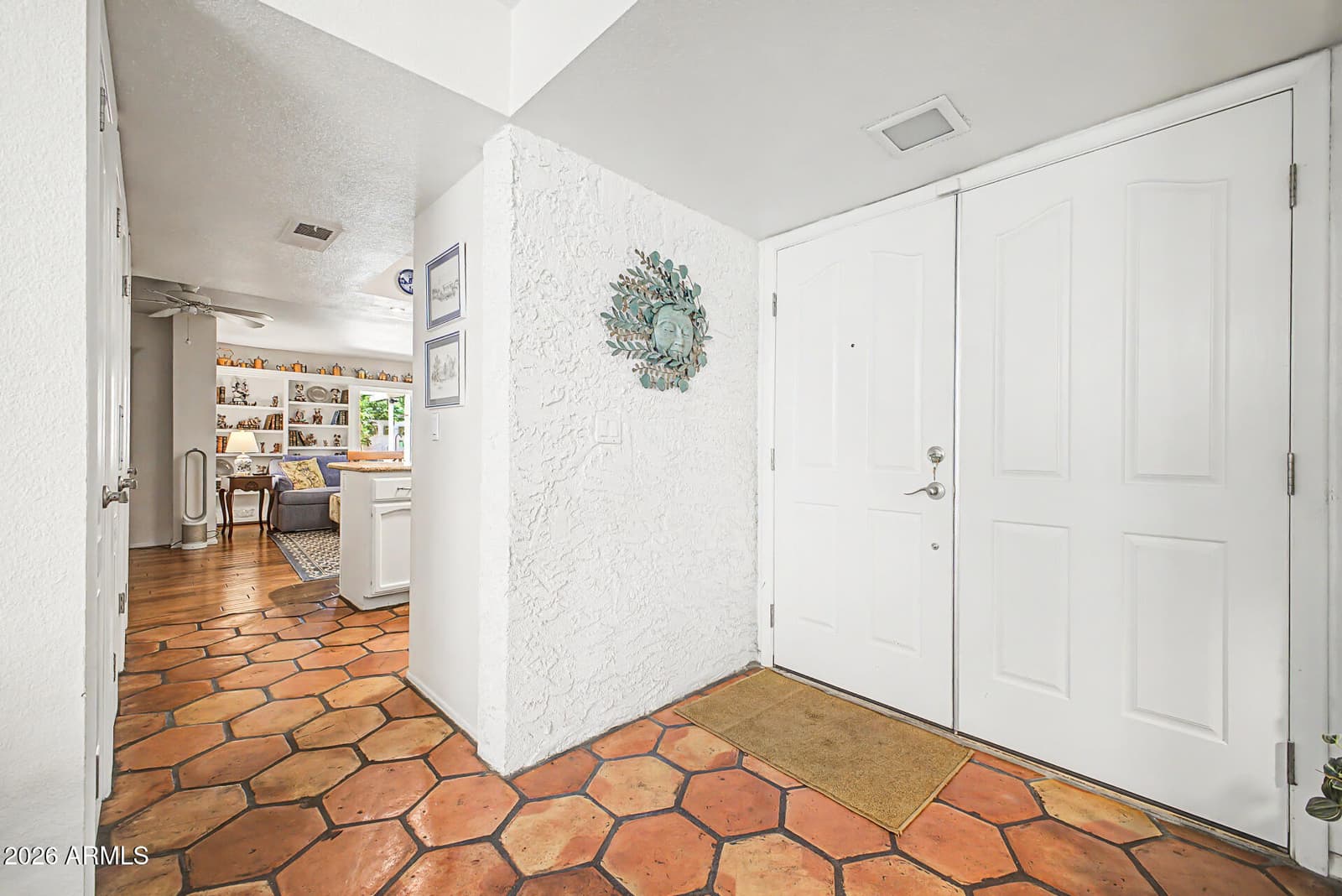 1801 E WINTER Drive, Phoenix, AZ 85020 — photo 4 of 26