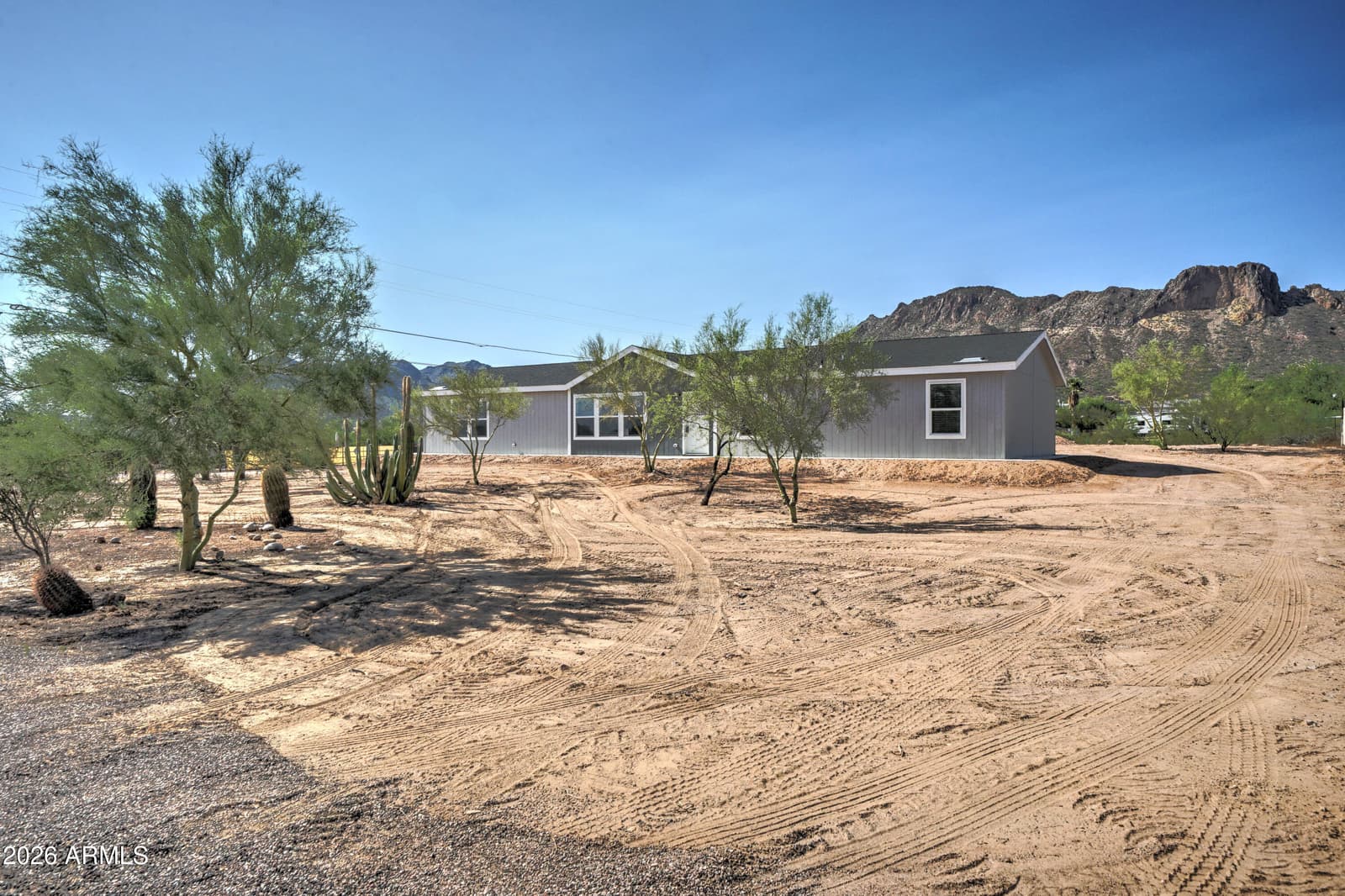 1170 W Frontier Street, Apache Junction, AZ 85120 — photo 2 of 37
