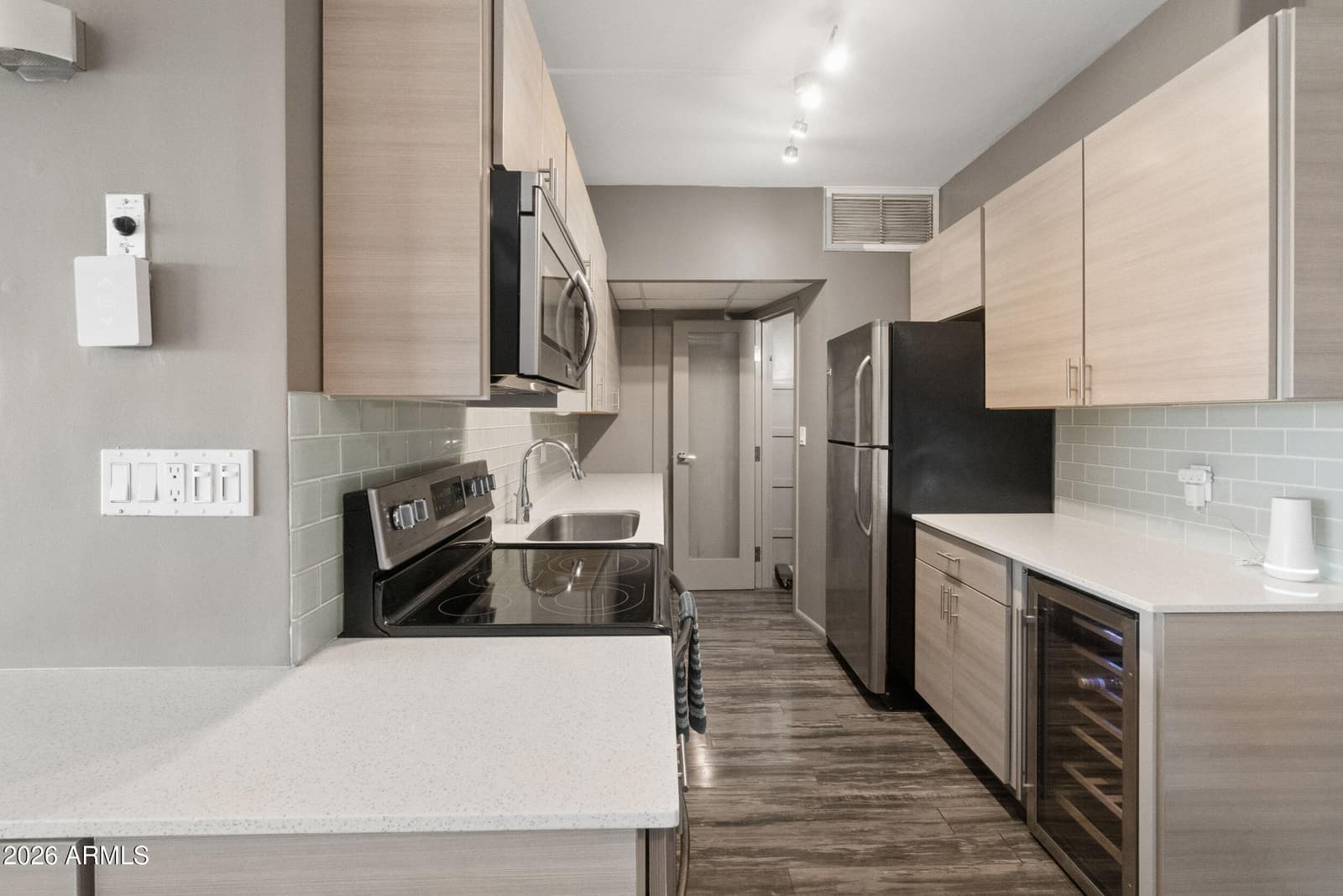 805 N 4TH Avenue 501, Phoenix, AZ 85003 — photo 3 of 14