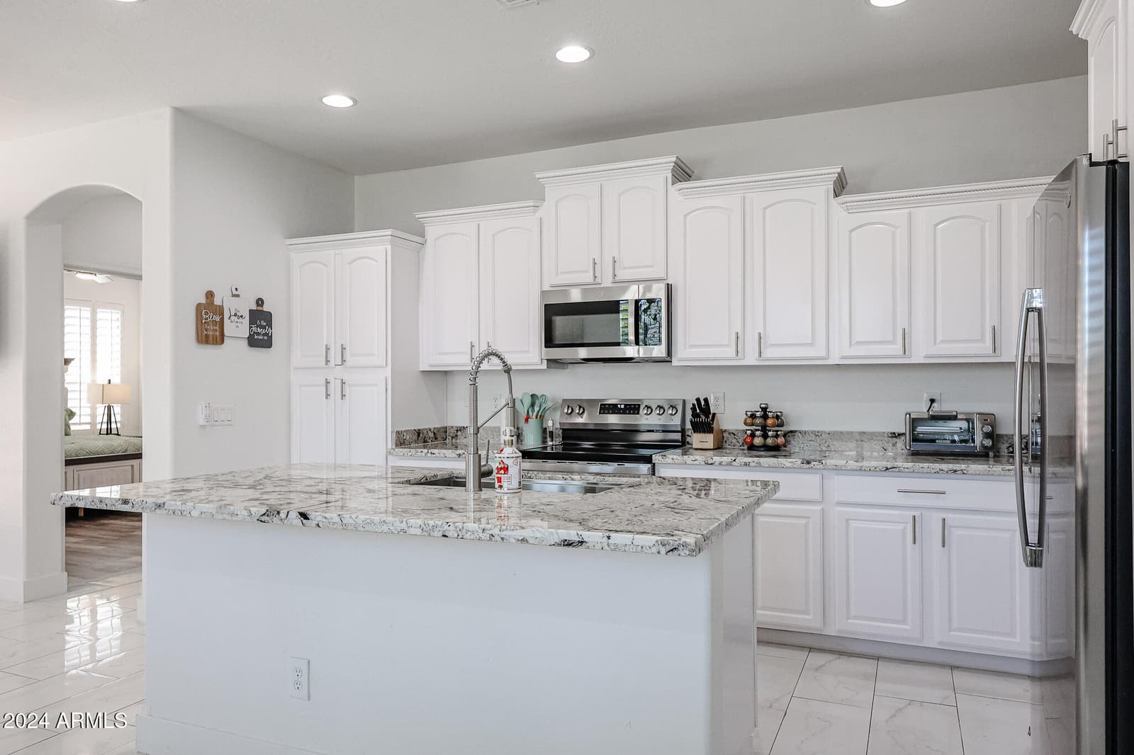 10101 W CORDES Road, Tolleson, AZ 85353 — photo 12 of 41