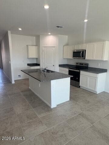 1413 W WALTON Avenue, Coolidge, AZ 85128 — photo 5 of 31