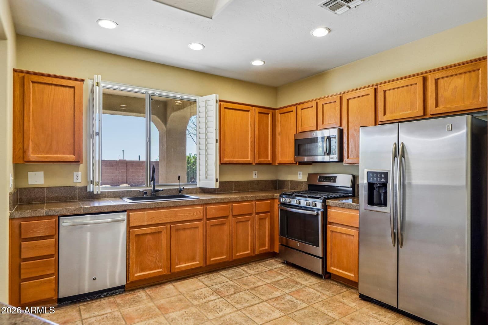2449 W MUIRFIELD Drive, Anthem, AZ 85086 — photo 14 of 44