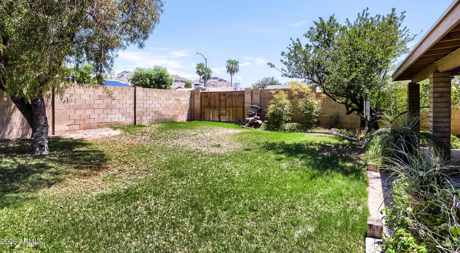 864 E PARADISE Lane, Phoenix, AZ 85022 — photo 3 of 29