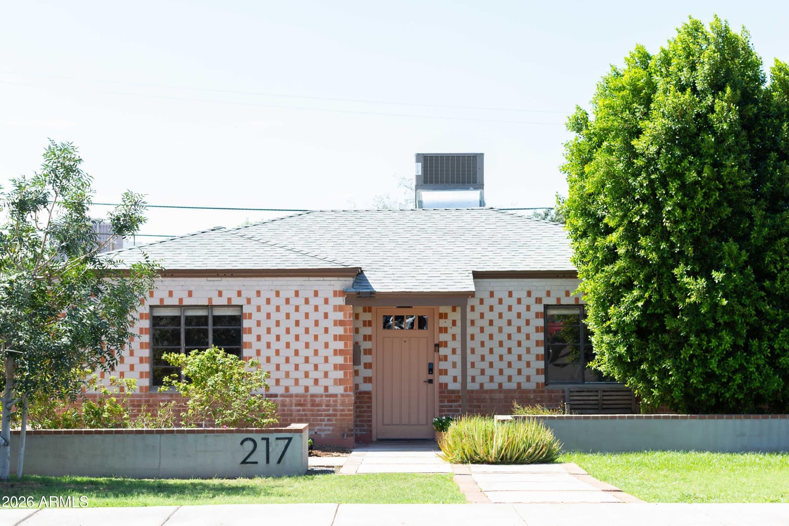 217 W CAMPBELL Avenue, Phoenix, AZ 85013 — photo 1 of 22