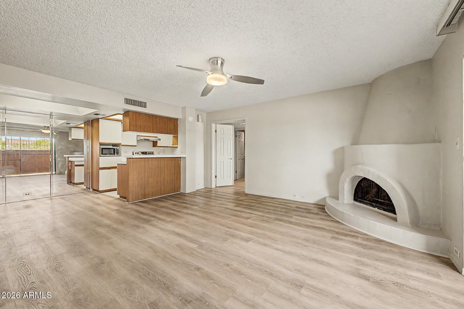 10410 N CAVE CREEK Road 1009, Phoenix, AZ 85020 — photo 10 of 40