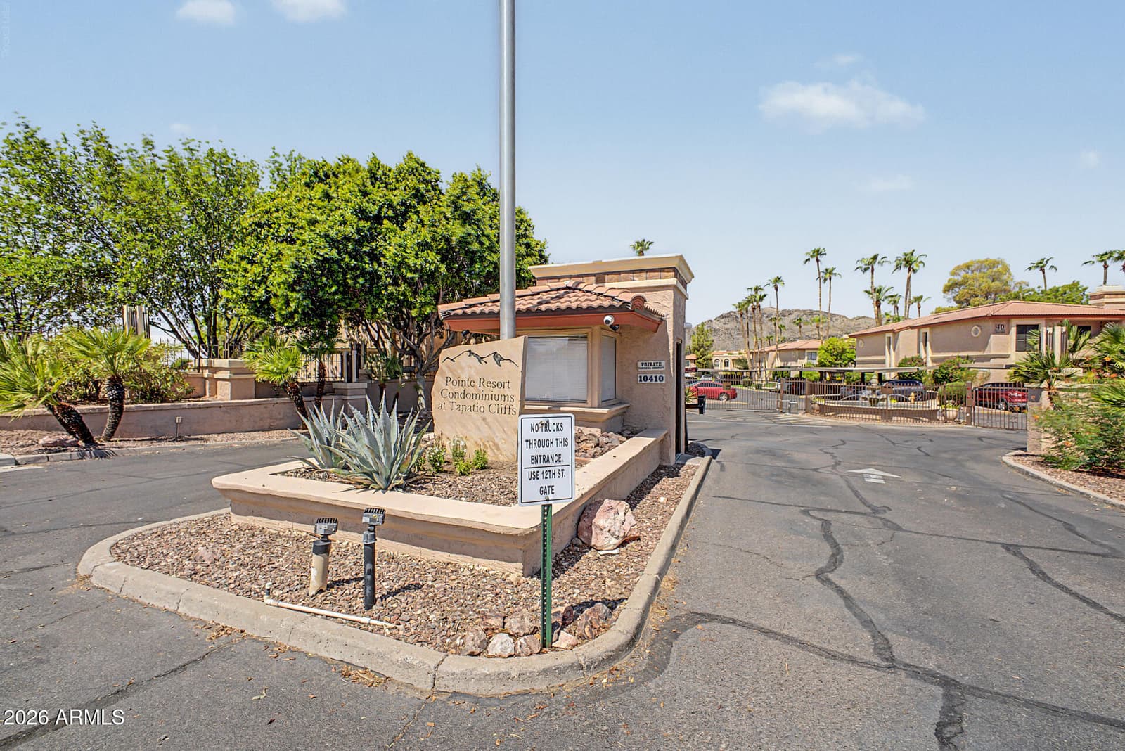 10410 N CAVE CREEK Road 1009, Phoenix, AZ 85020 — photo 1 of 40
