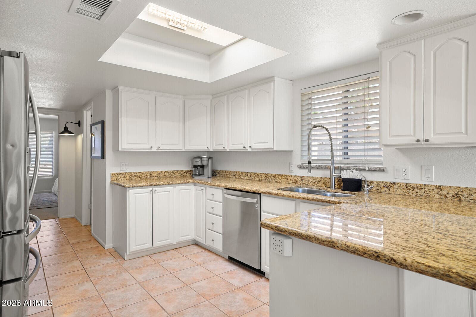 3915 E LARKSPUR Drive, Phoenix, AZ 85032 — photo 11 of 24