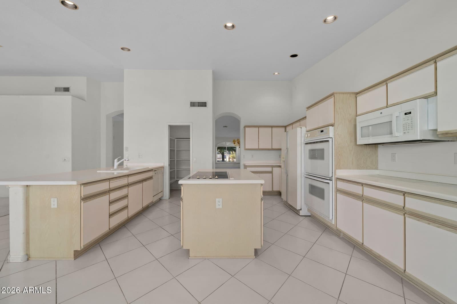 3718 N 154th Drive, Goodyear, AZ 85395 — photo 14 of 42