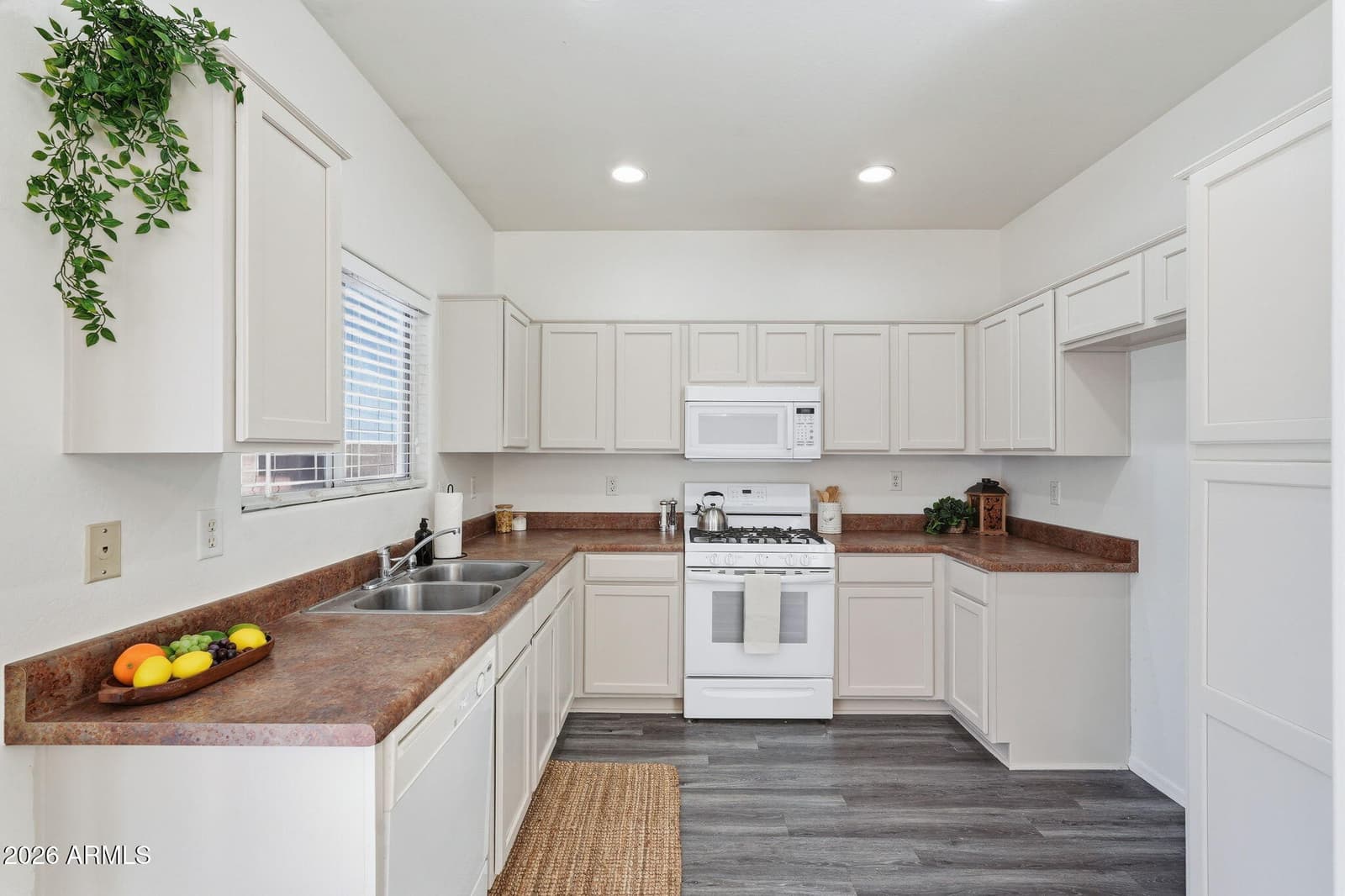 815 W SPRUELL Avenue, Coolidge, AZ 85128 — photo 10 of 31
