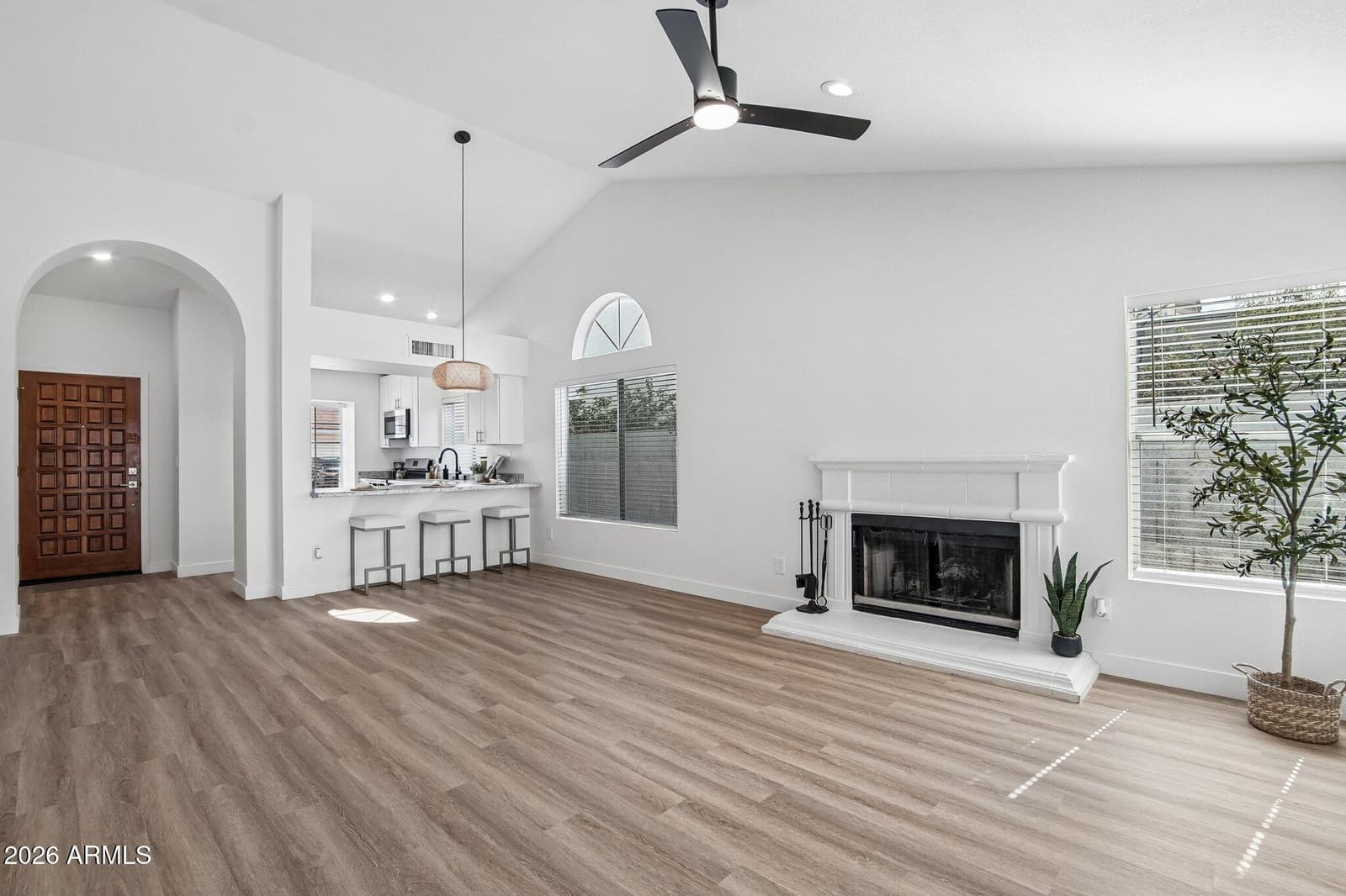 1029 E ANNETTE Drive, Phoenix, AZ 85022 — photo 9 of 33