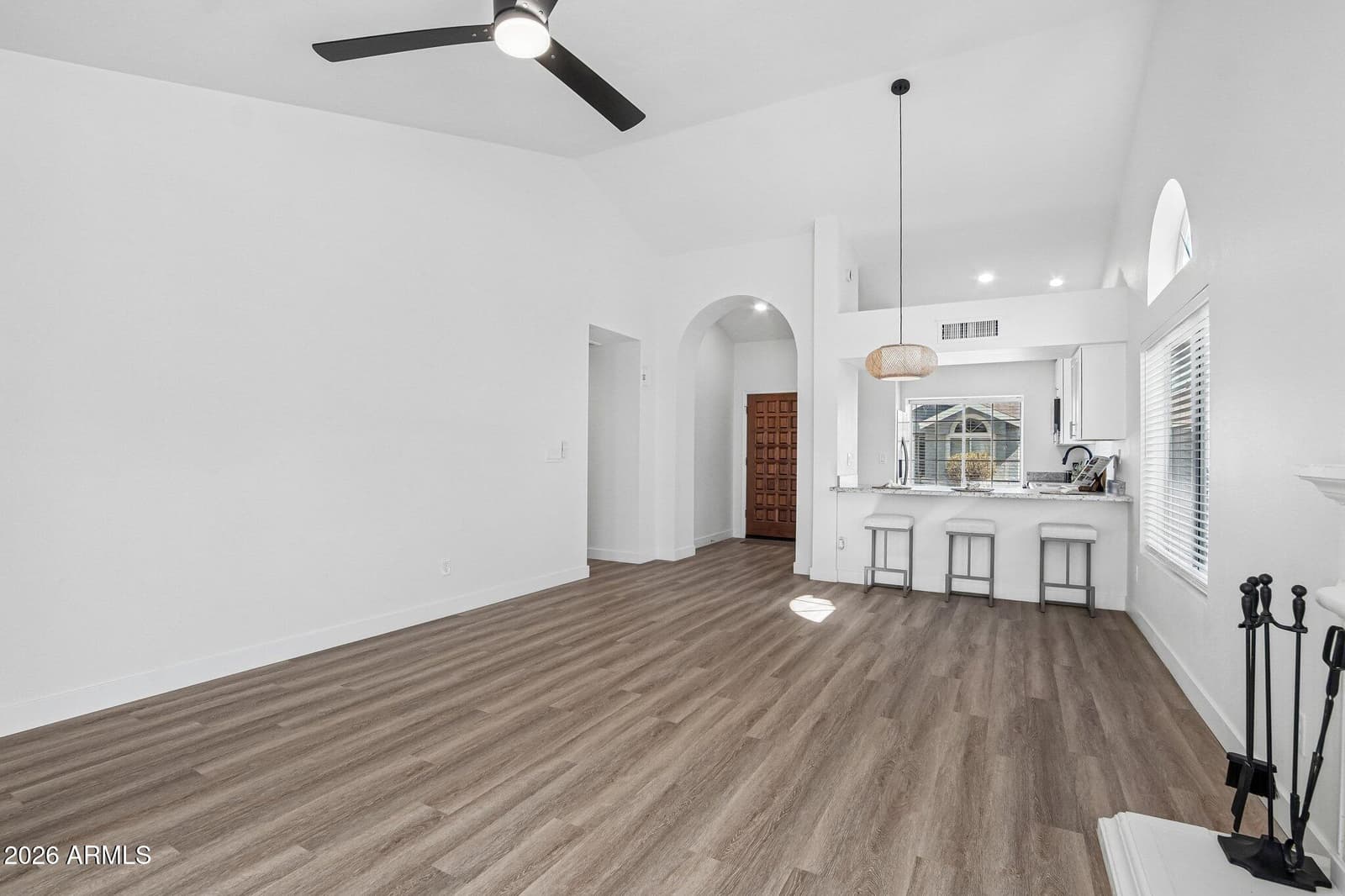 1029 E ANNETTE Drive, Phoenix, AZ 85022 — photo 10 of 33