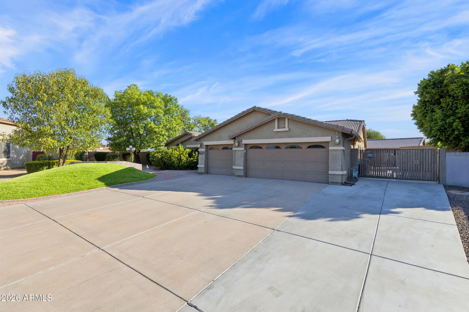 2637 E CARLA VISTA Drive, Gilbert, AZ 85295 — photo 3 of 73