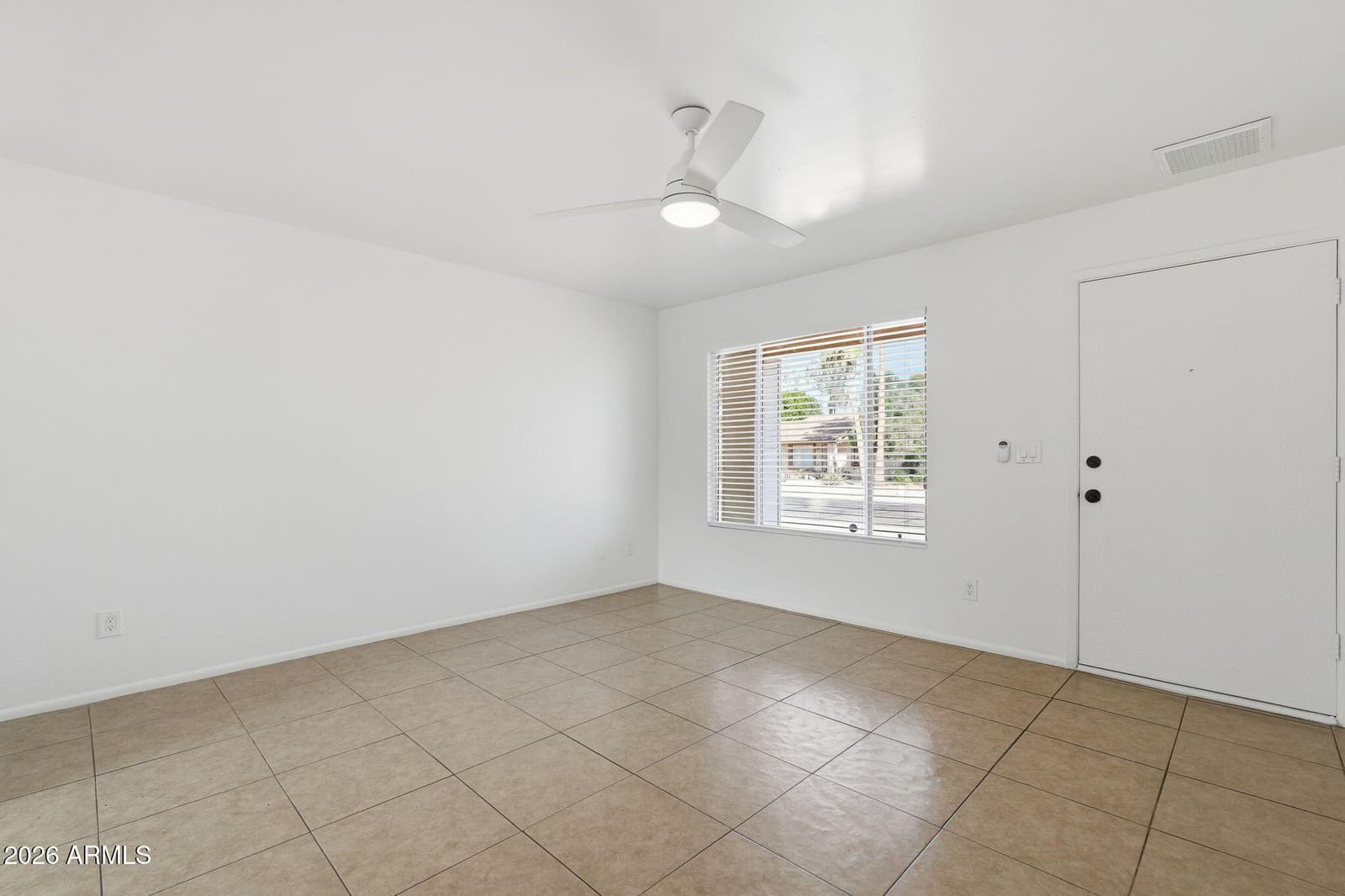3427 E HELENA Drive, Phoenix, AZ 85032 — photo 4 of 36