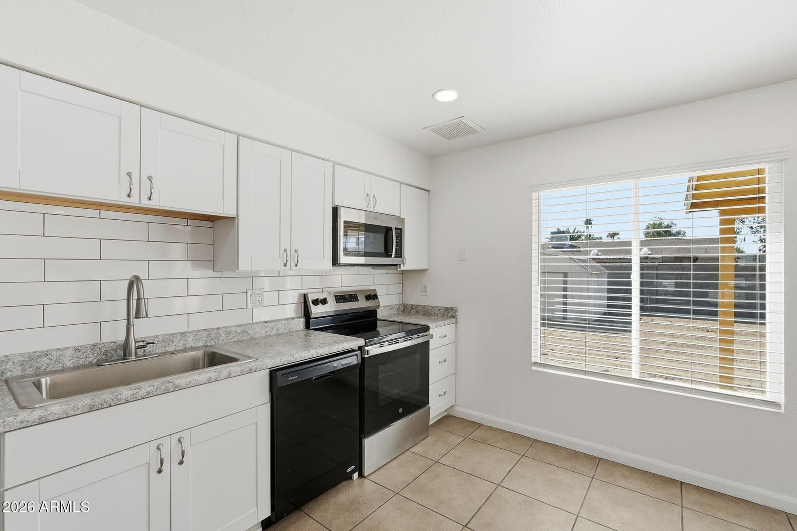 3427 E HELENA Drive, Phoenix, AZ 85032 — photo 13 of 36