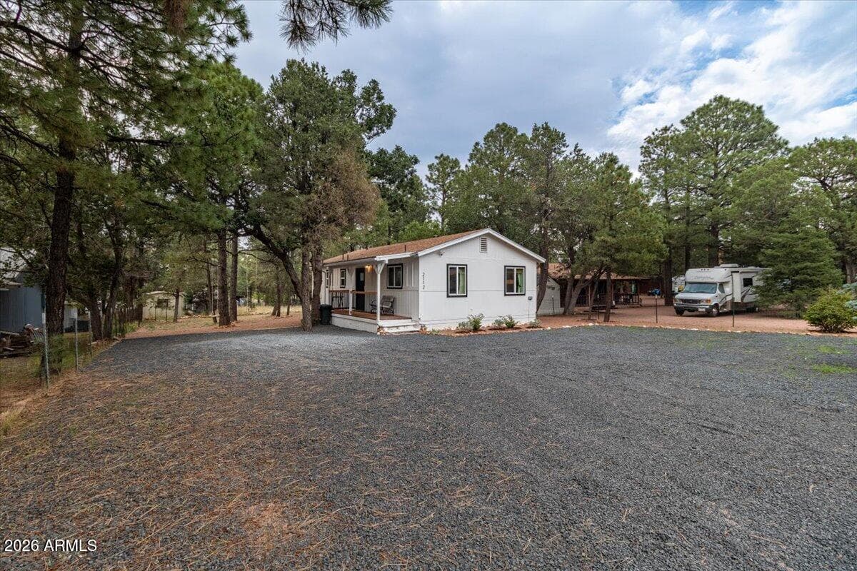 2112 BLUEJAY Road, Overgaard, AZ 85933 — photo 6 of 42