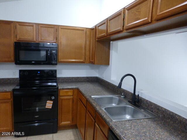 4163 E HUNTINGTON Drive, Phoenix, AZ 85040 — photo 8 of 21