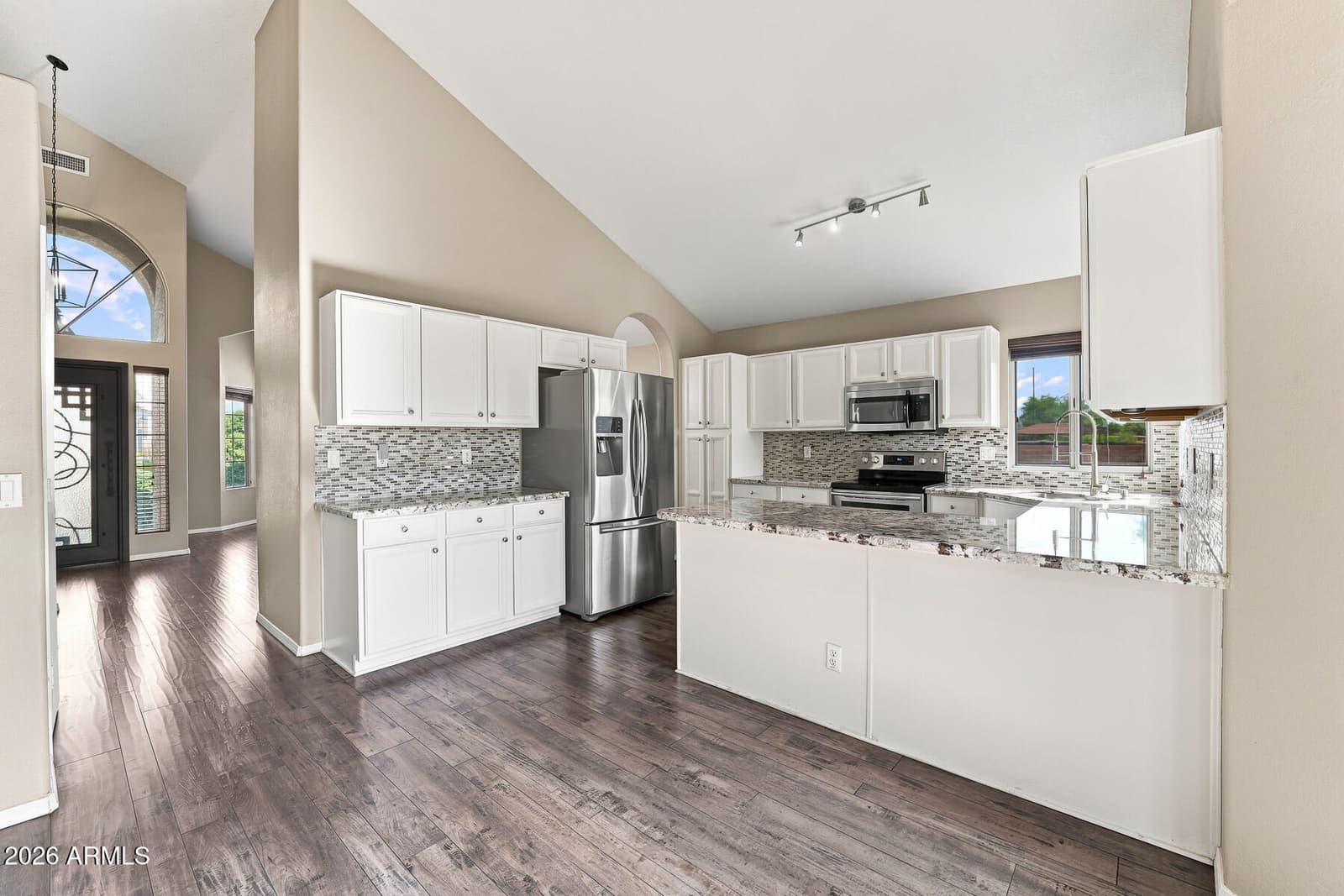 181 S TIAGO Drive, Gilbert, AZ 85233 — photo 8 of 44