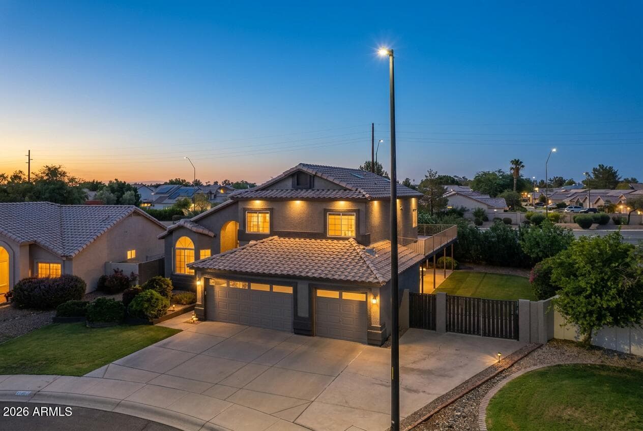 181 S TIAGO Drive, Gilbert, AZ 85233 — photo 2 of 44