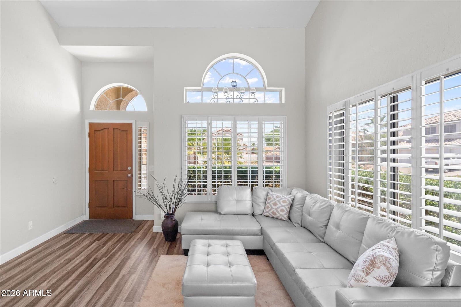 613 W SERENO Drive, Gilbert, AZ 85233 — photo 4 of 32