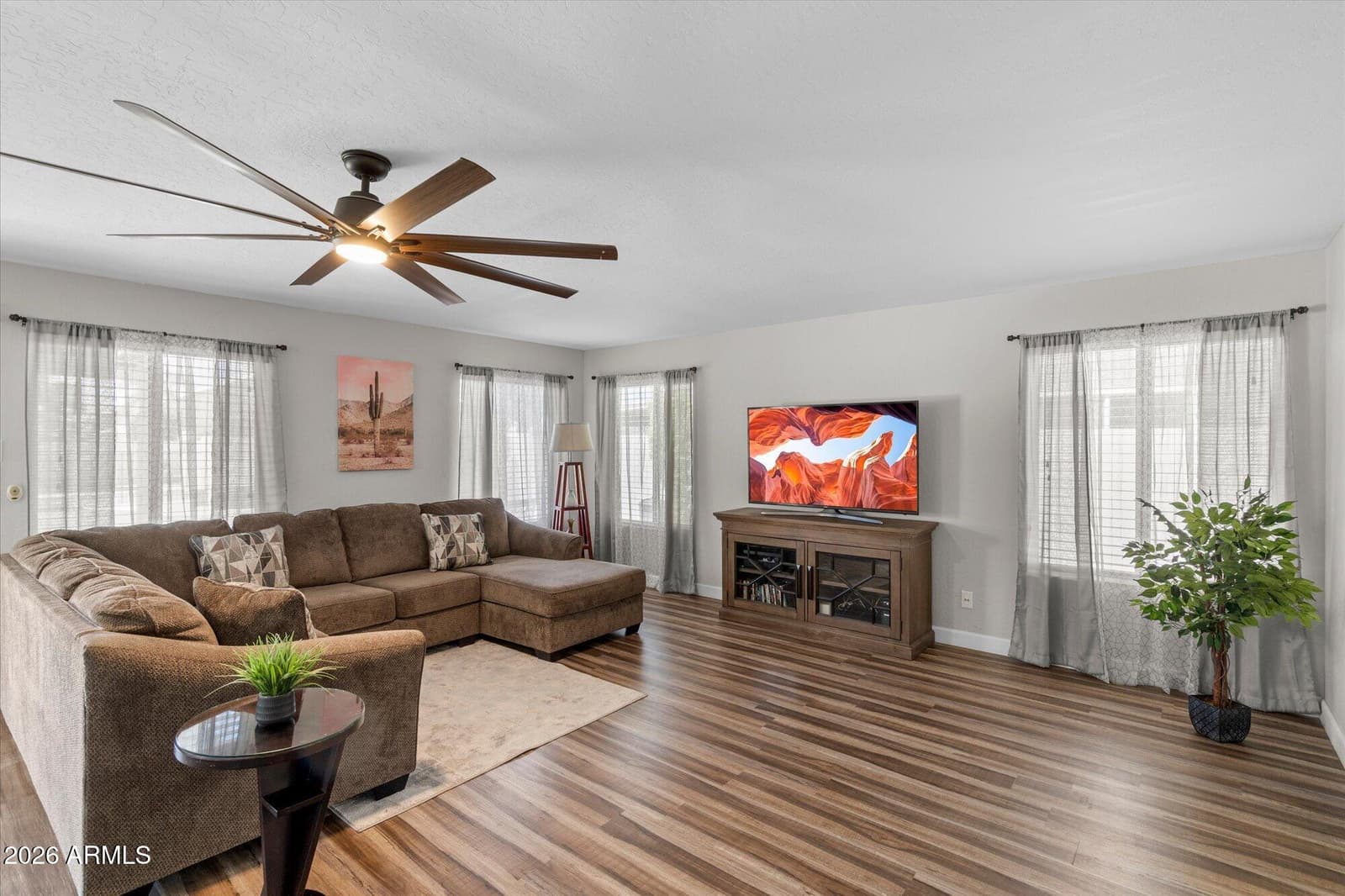 613 W SERENO Drive, Gilbert, AZ 85233 — photo 9 of 32