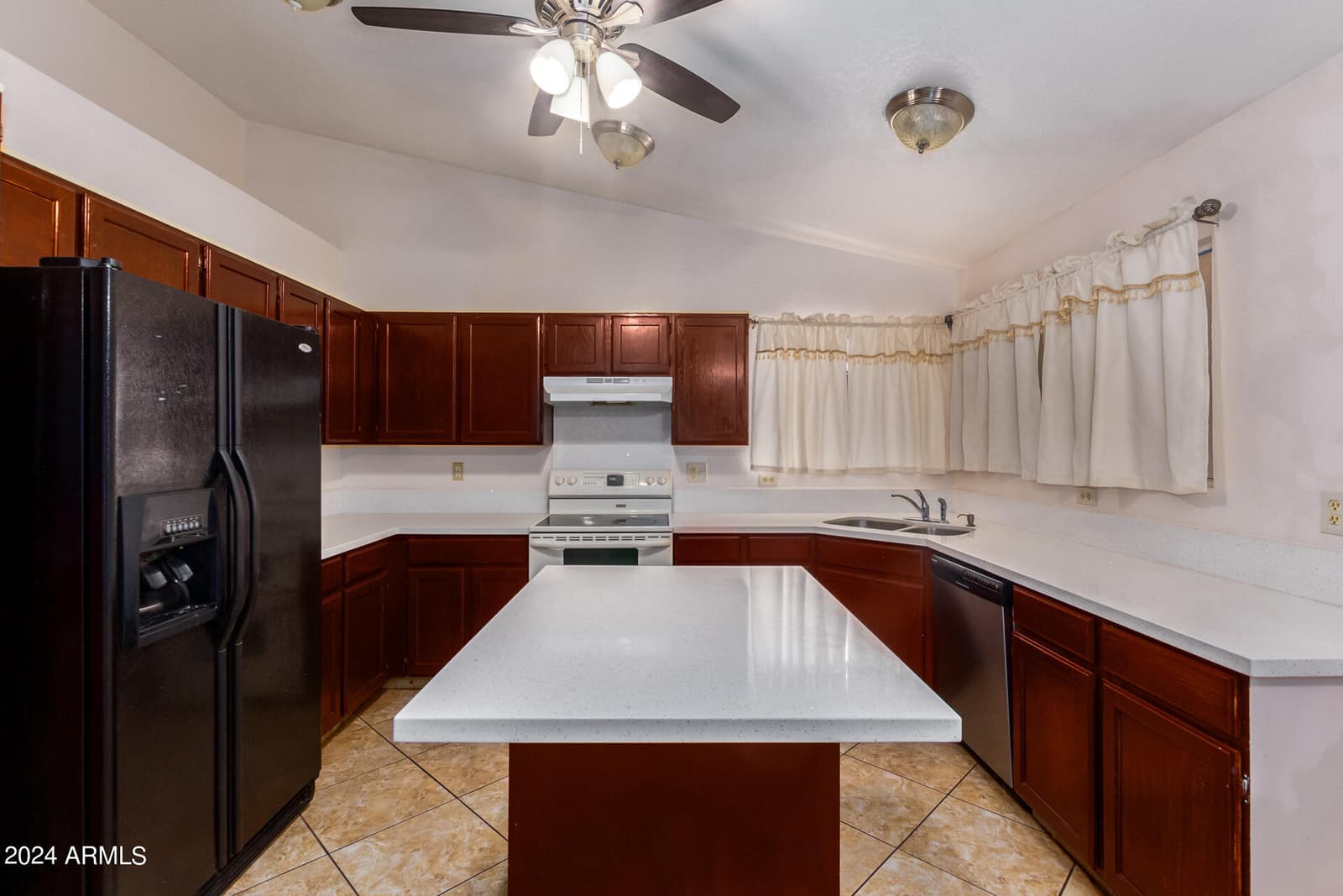 8591 W OREGON Avenue, Glendale, AZ 85305 — photo 15 of 32