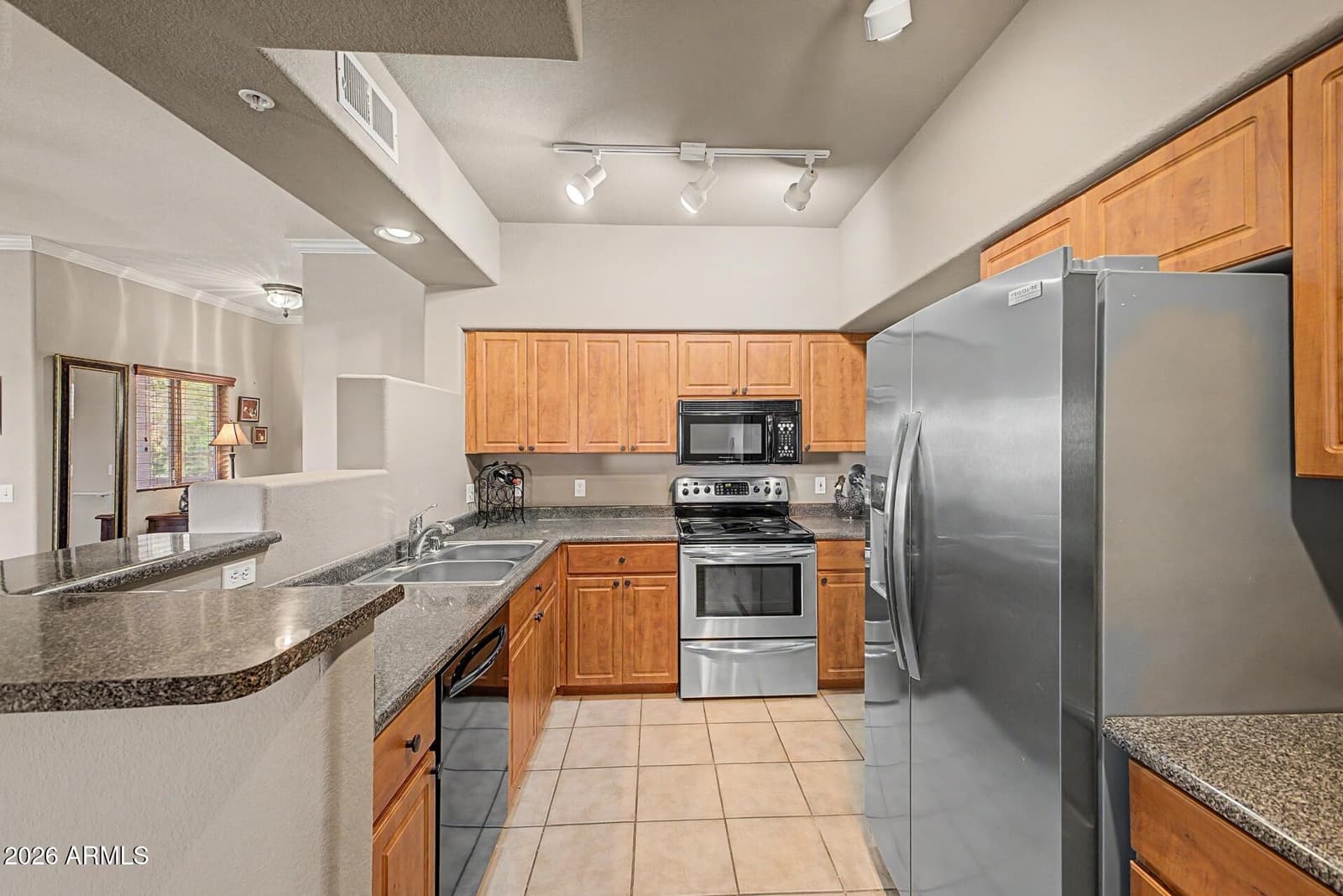 7401 W ARROWHEAD CLUBHOUSE Drive 2087, Glendale, AZ 85308 — photo 11 of 32