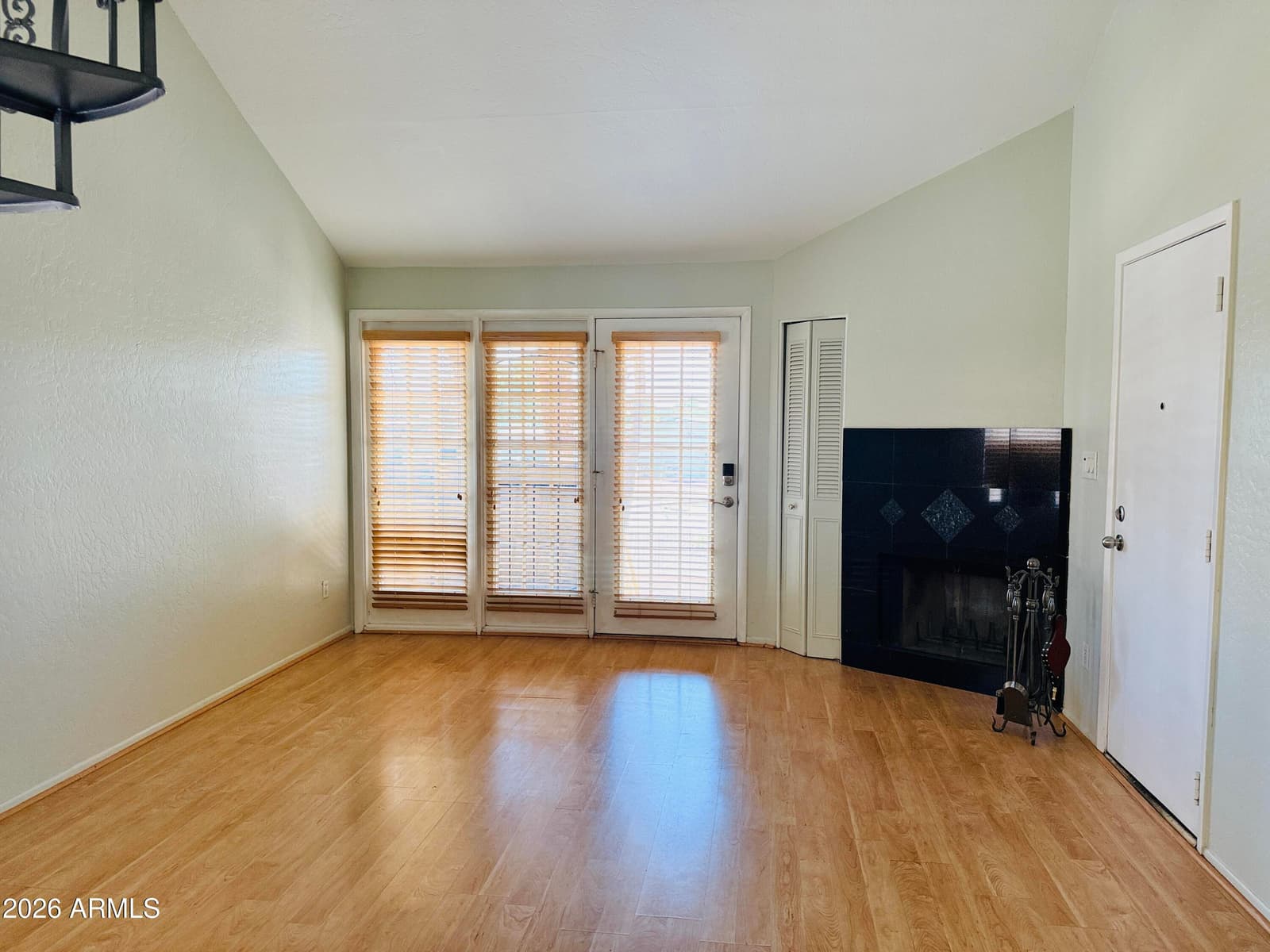 4901 S CALLE LOS CERROS Drive 273, Tempe, AZ 85282 — photo 6 of 24