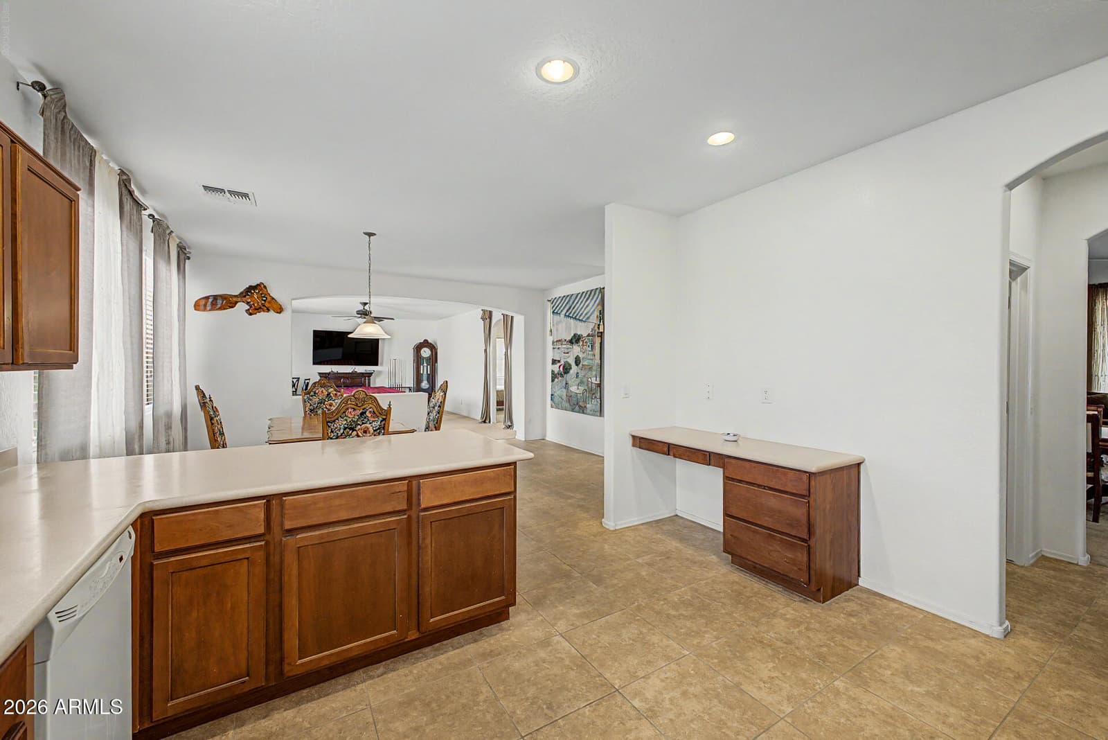 1536 E CHAPARRAL Place, Casa Grande, AZ 85122 — photo 12 of 33