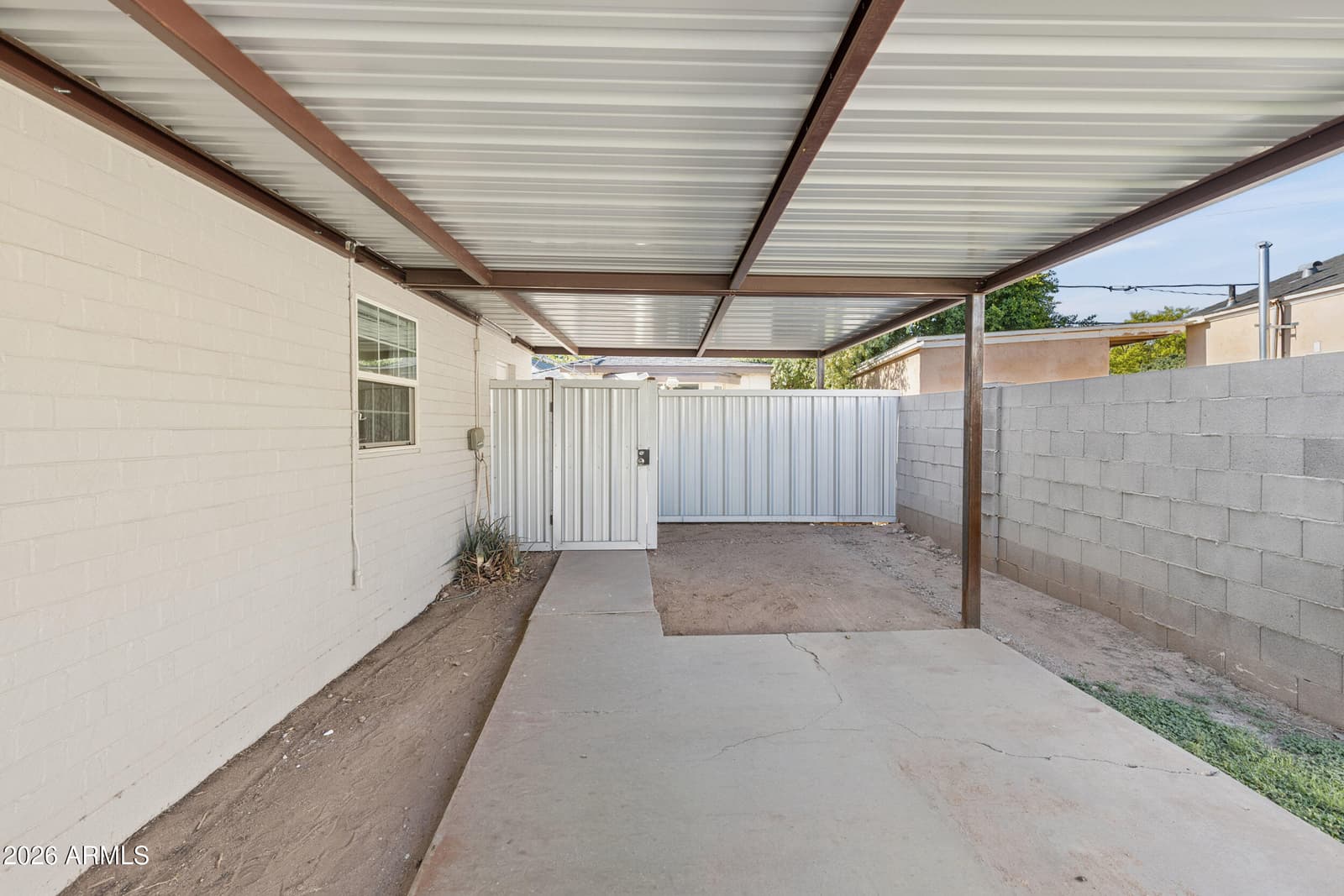 542 W LEWIS Avenue, Phoenix, AZ 85003 — photo 5 of 46