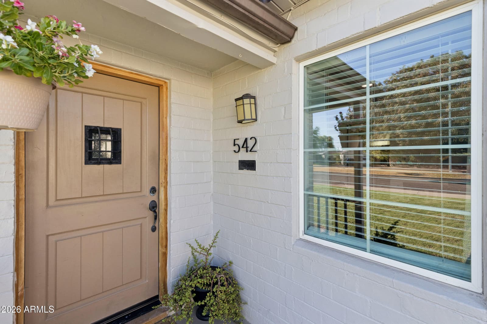 542 W LEWIS Avenue, Phoenix, AZ 85003 — photo 7 of 46
