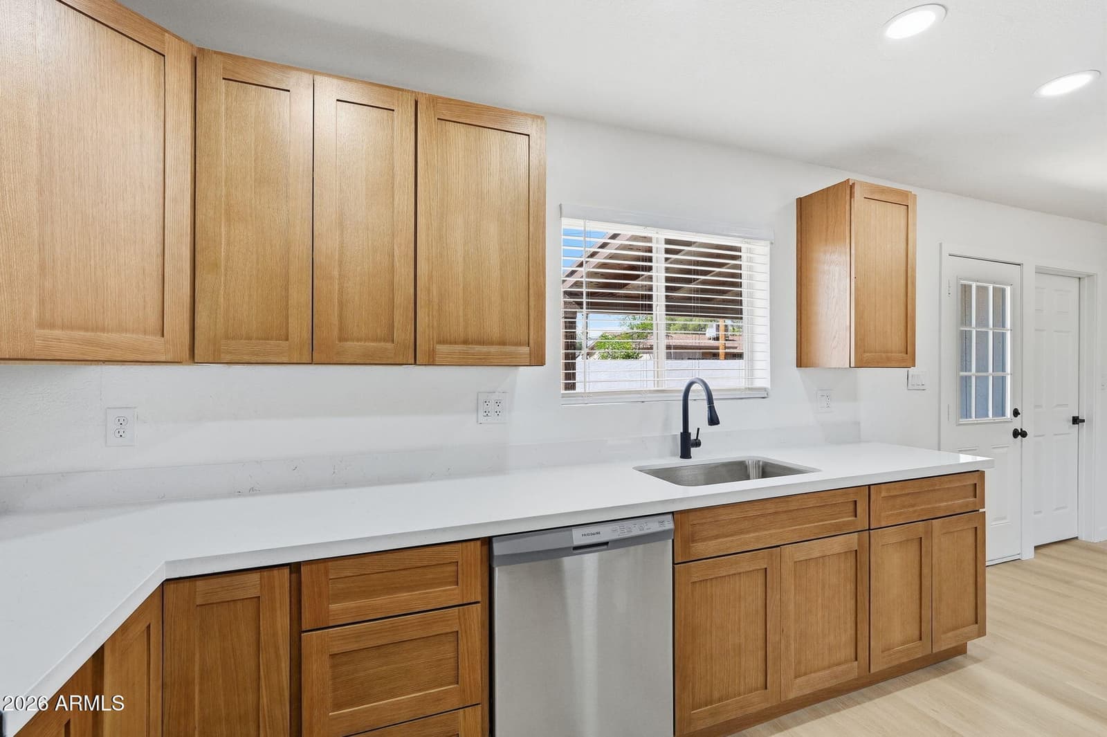 228 W 18TH Avenue, Apache Junction, AZ 85120 — photo 15 of 35