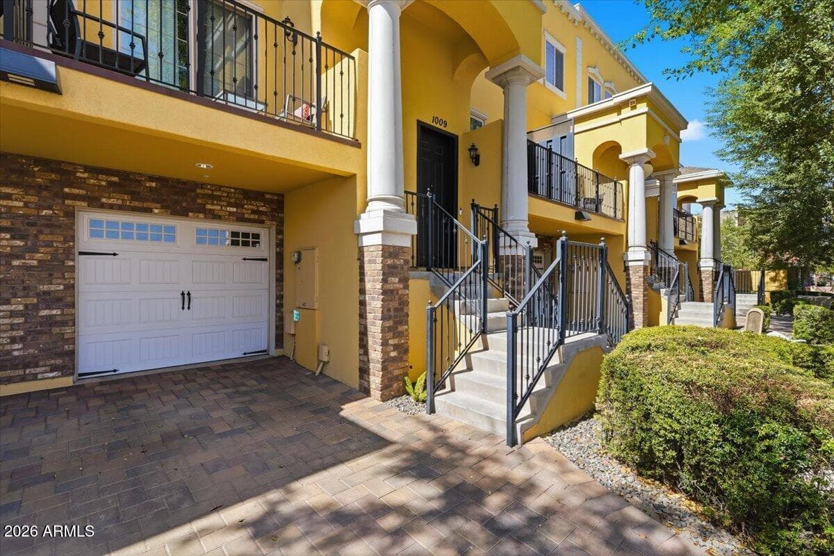421 W 6TH Street 1008, Tempe, AZ 85281 — photo 2 of 34